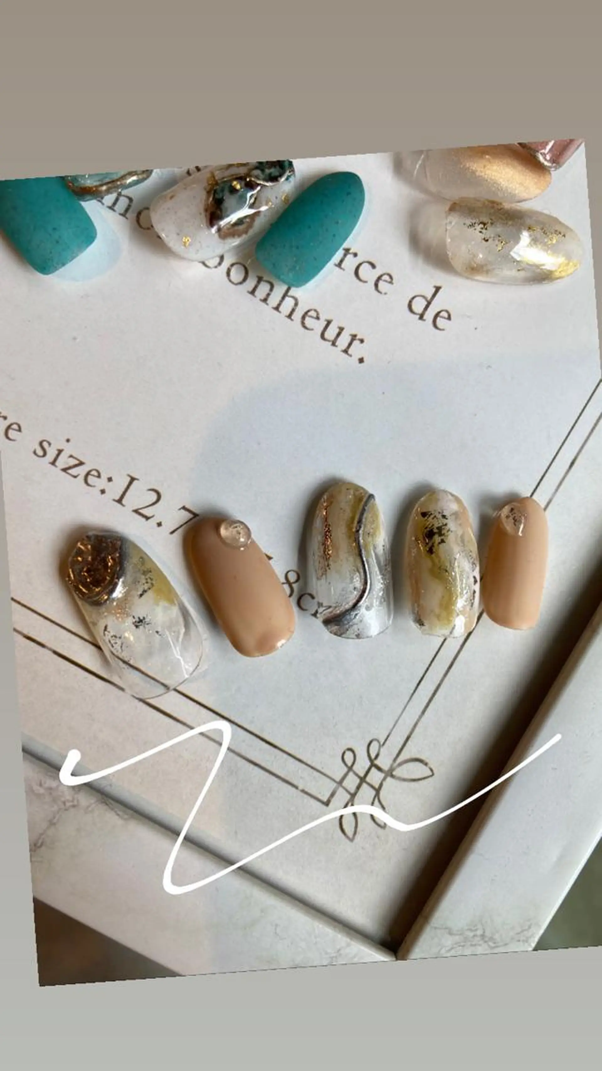 ネイル アートネイル ブラウン ジェルネイル ゴールド ミラーネイル . unffのネイルデザイン