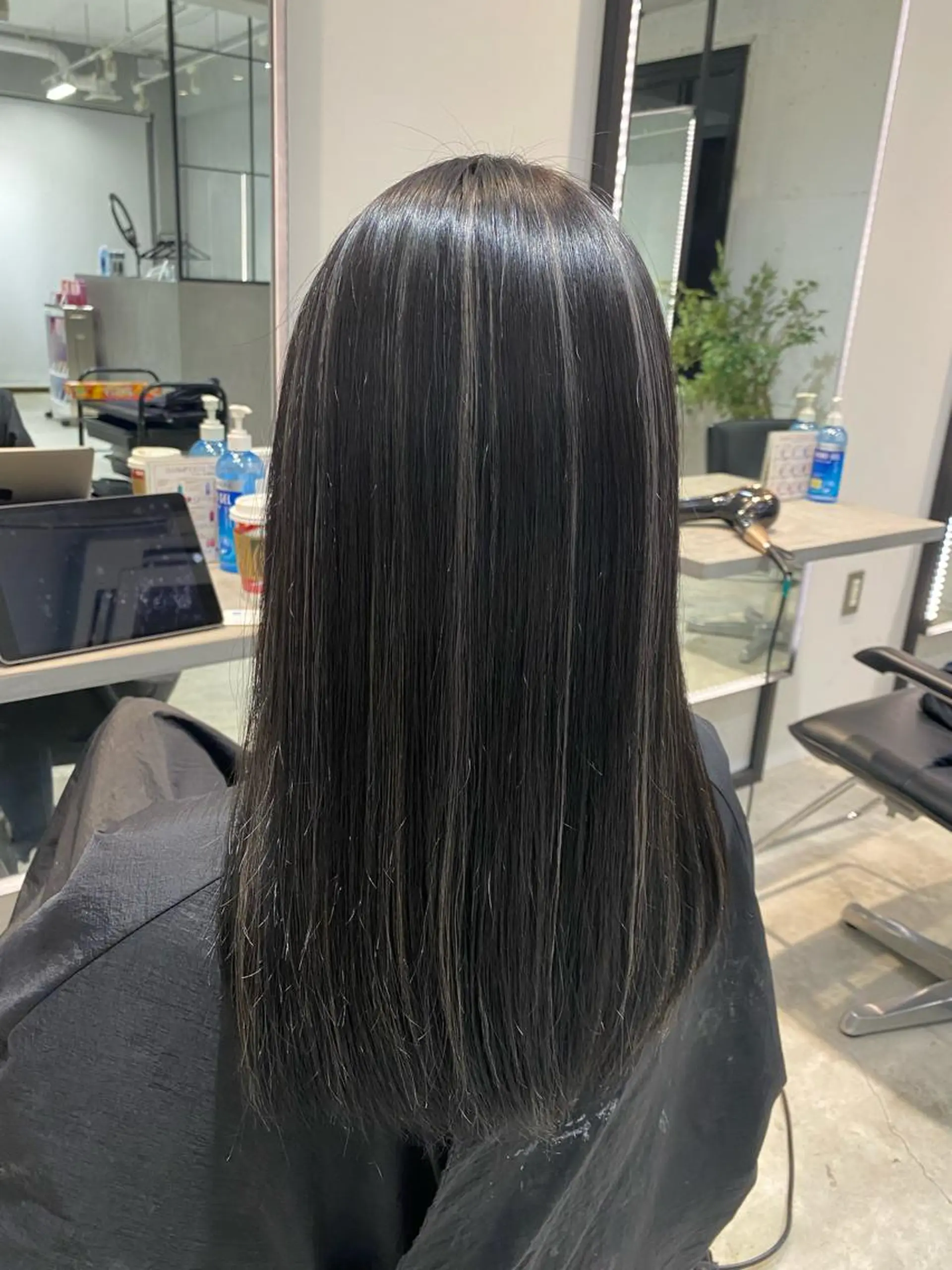 カラー ブリーチ ハイライトカラー ヘアカラー トリートメント 髪質改善/縮毛矯正 レイヤー/松川匠のヘアスタイル