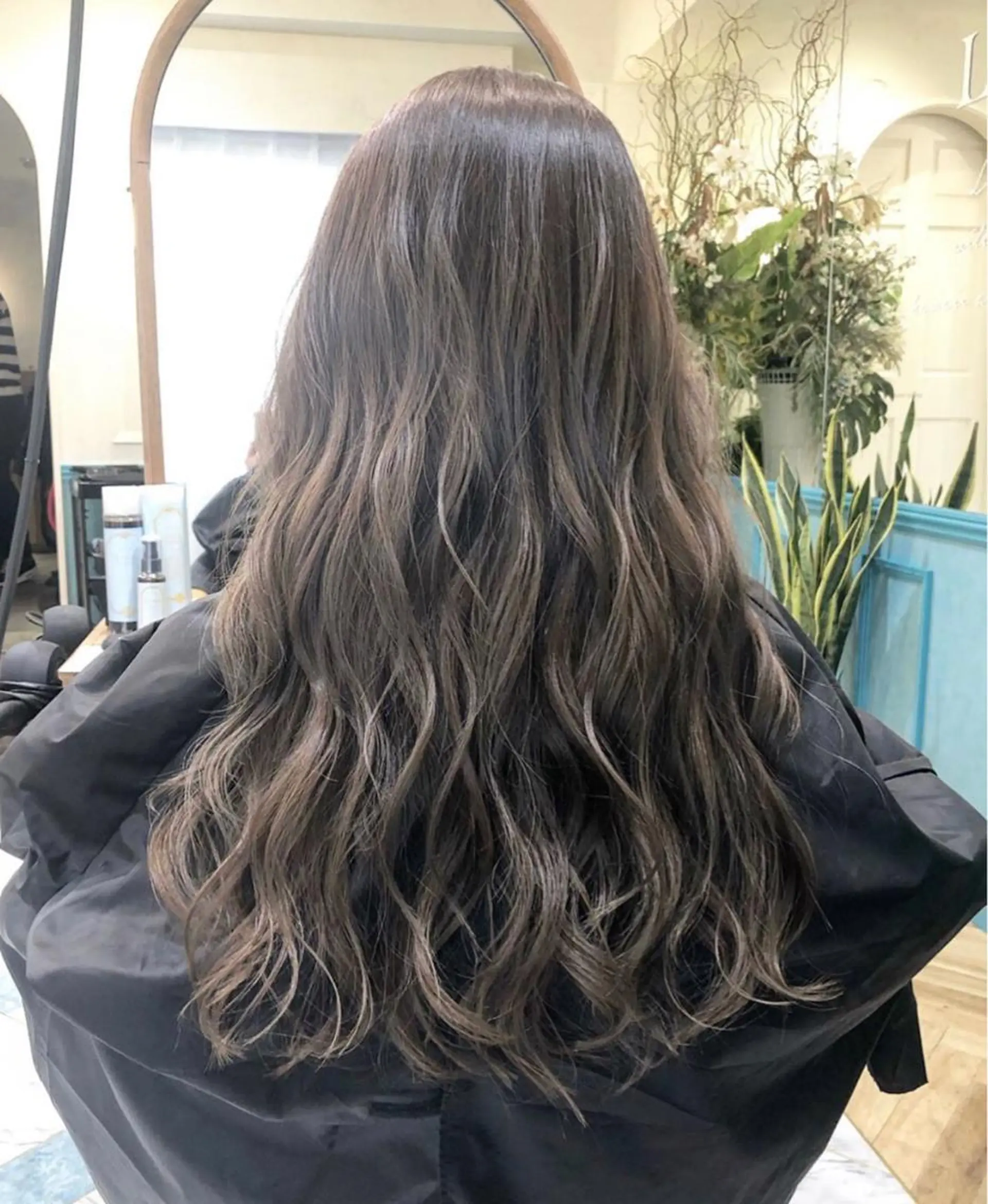 ロング アッシュ ハイライト レイヤーカット salowin 原宿 aroa所属・韓国／ハッシュカット ／透明感カラー／金野のヘアスタイル