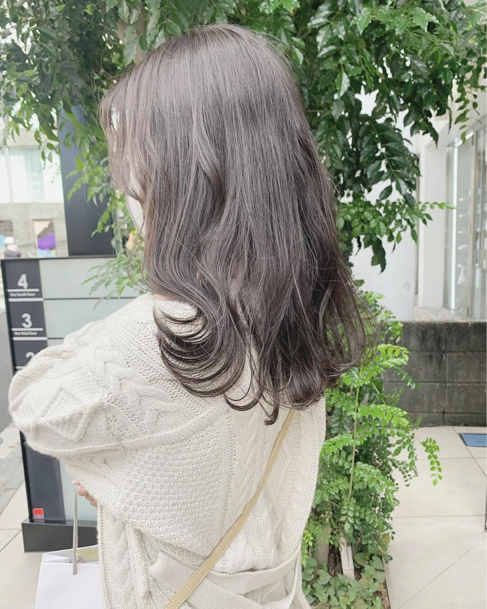 セミロング カラー マツエク・マツパ カット ヘアカラー トリートメント ハイトーン&暗髪🔥 表参道二刀流マエダのヘアスタイル