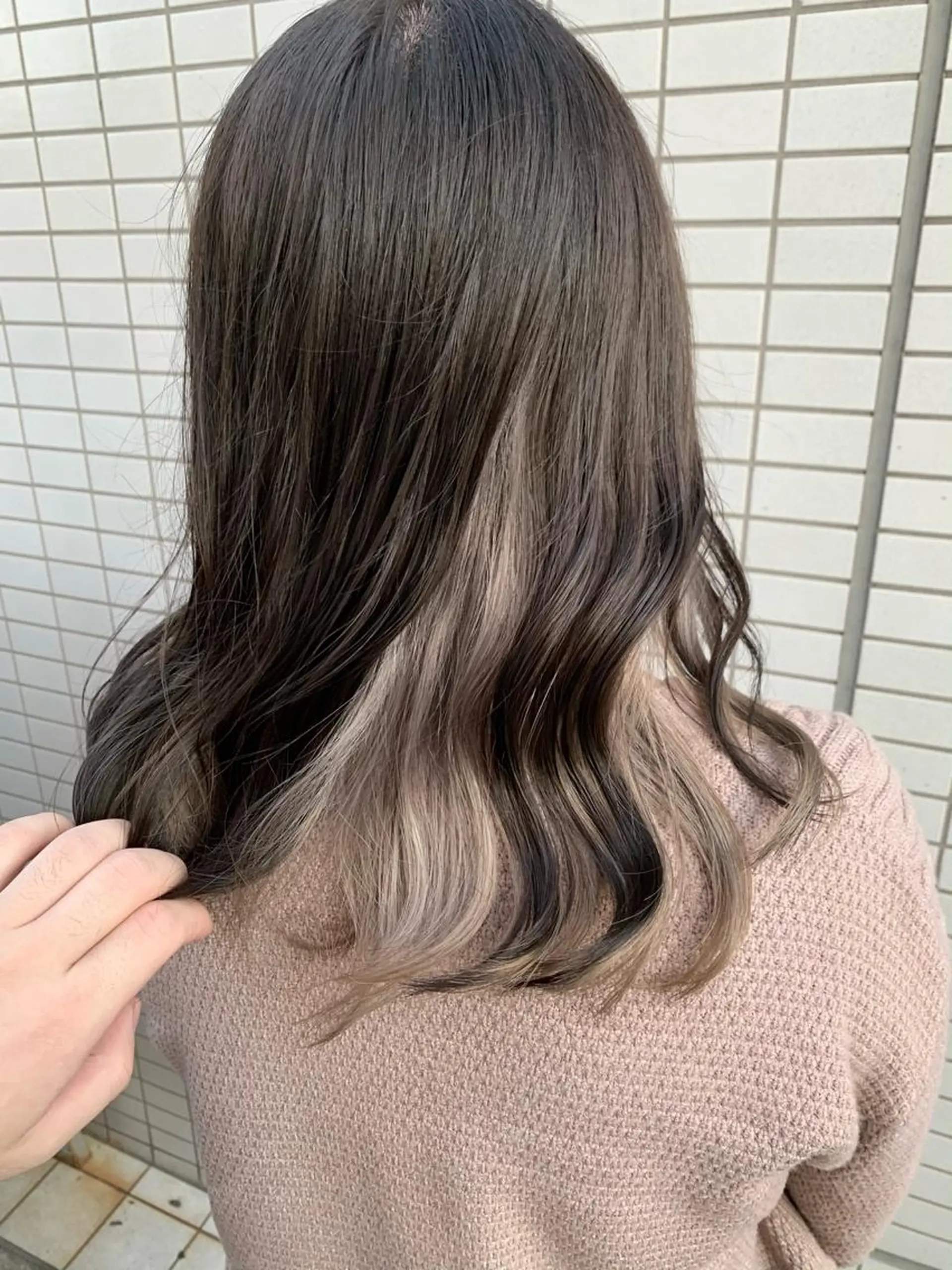 ロング カラー ベージュカラー インナーカラー mimiiy梅田 中崎町ハイトーンのヘアスタイル