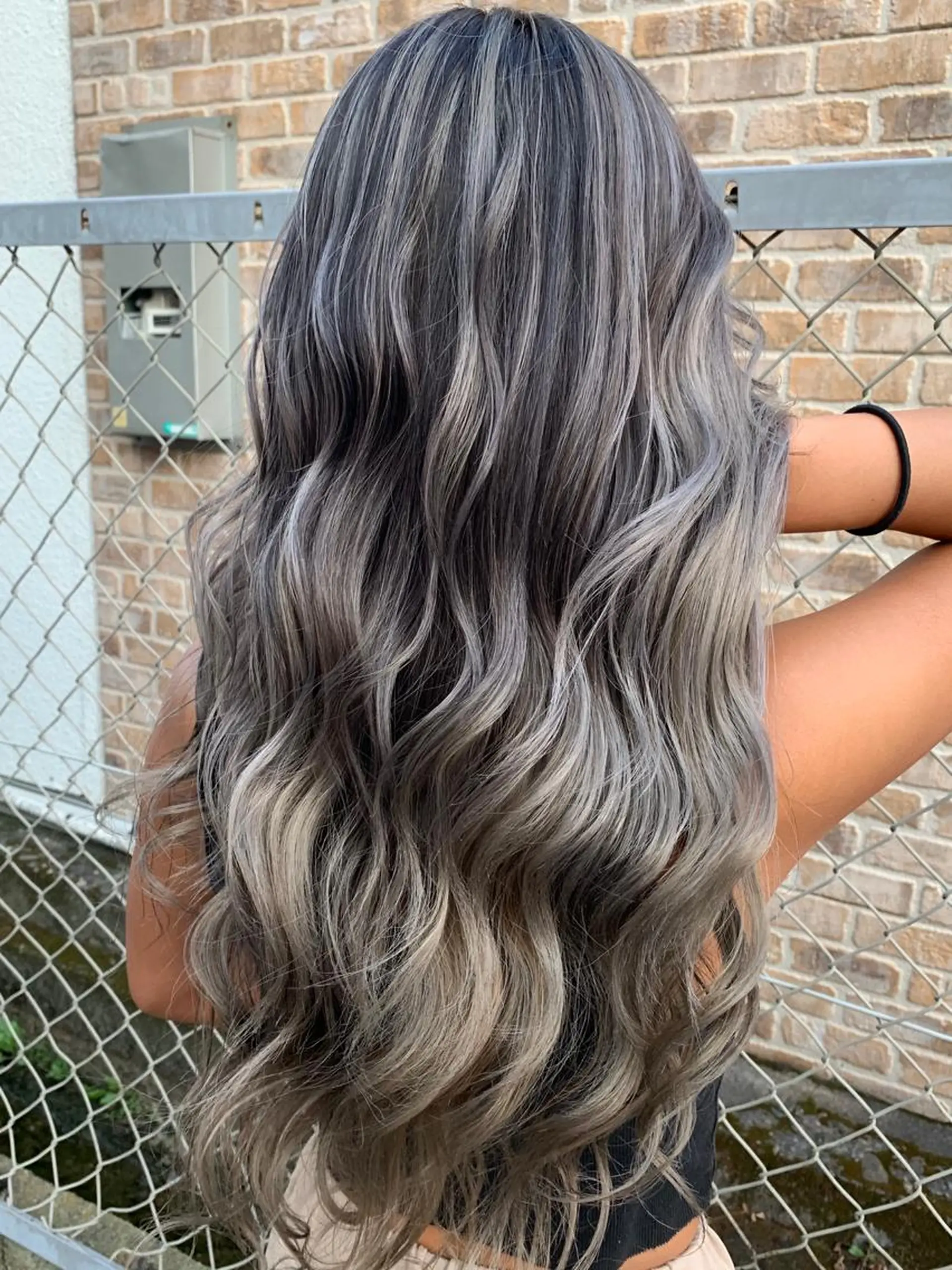 ロング カラー MIL心斎橋所属・Clair クレアのヘアスタイル