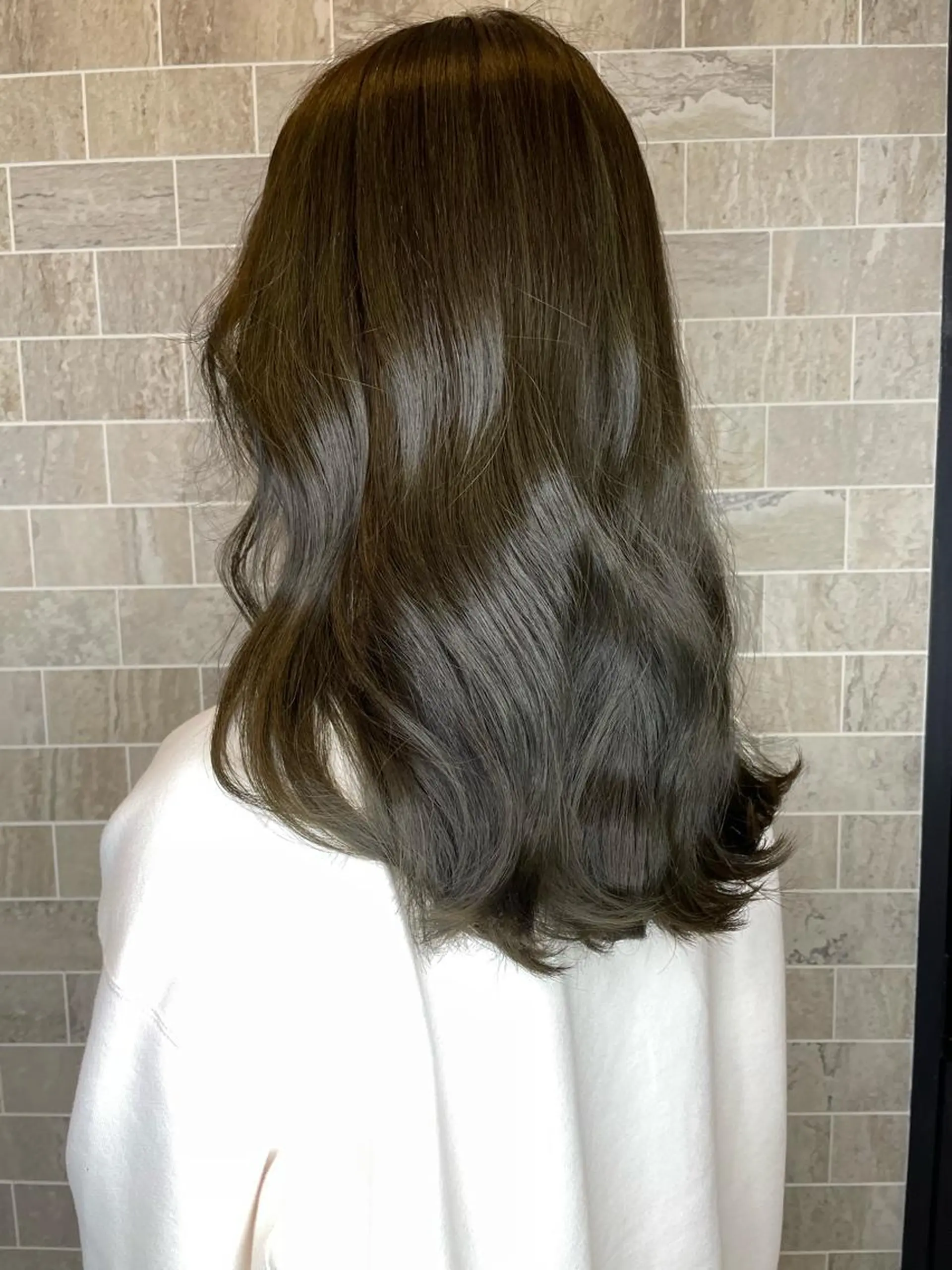 ロング 栗林 茉那のヘアスタイル