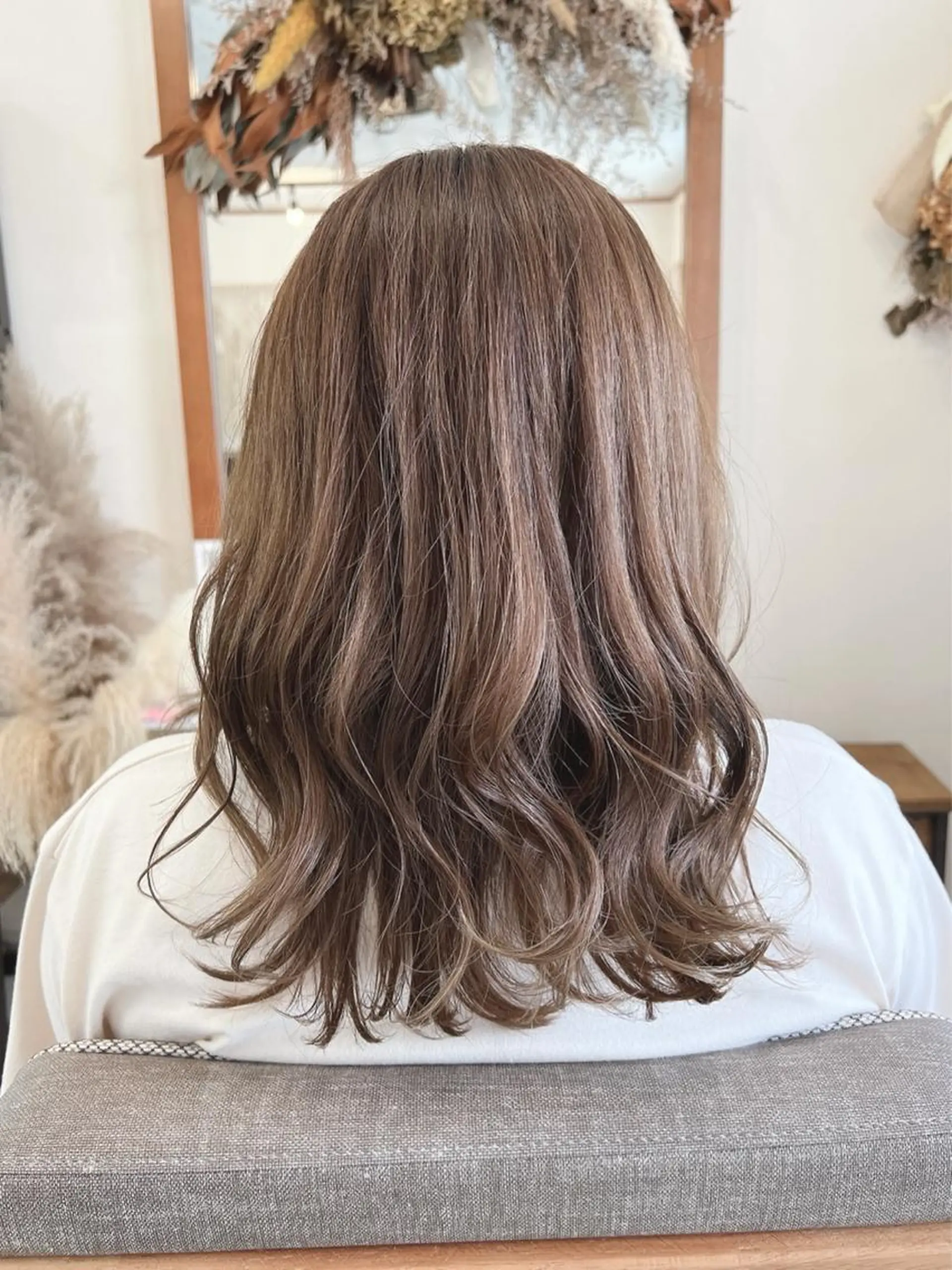 ロング カラー 透明感カラー グレージュ hair works raptureのヘアスタイル