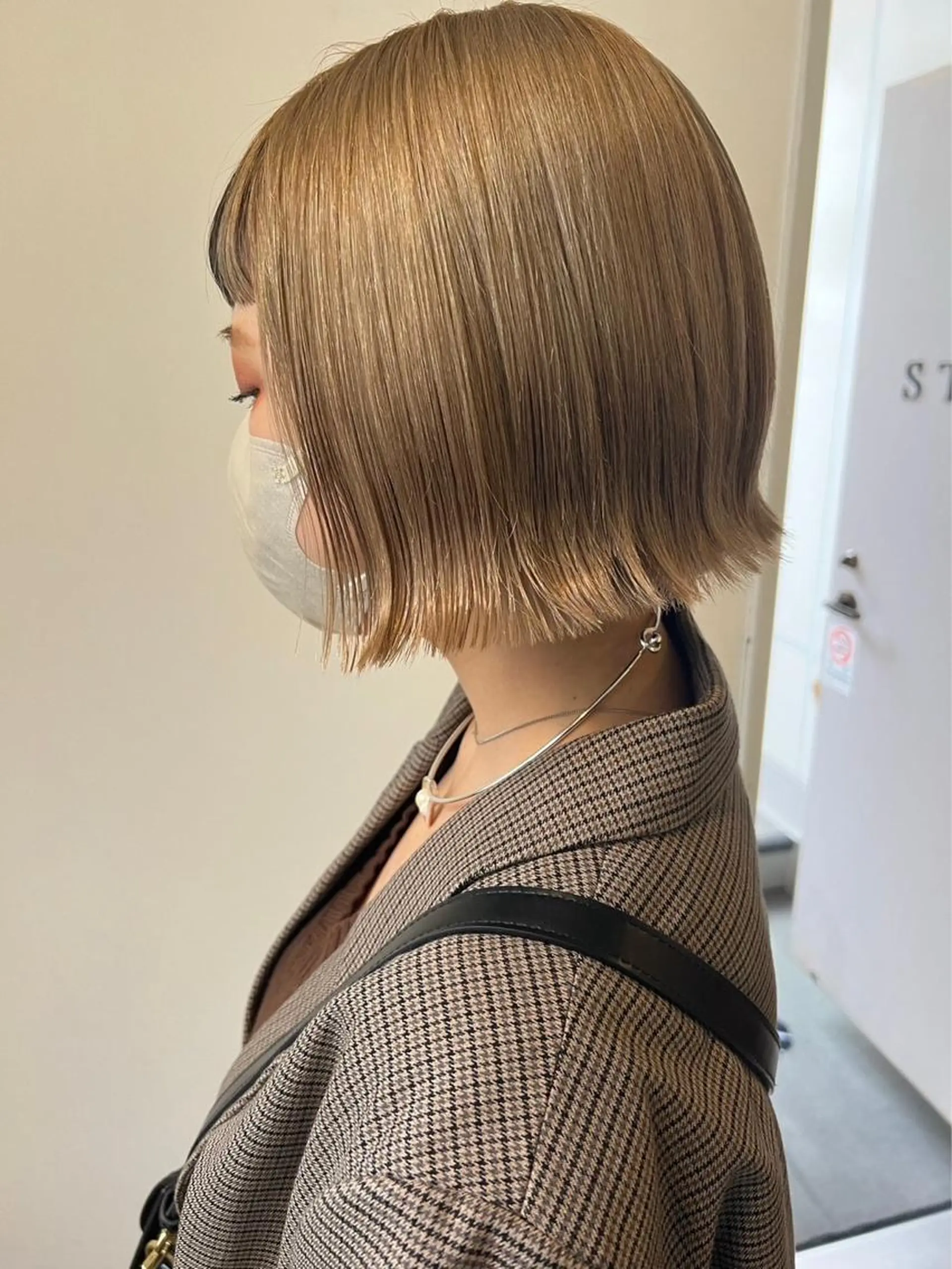 ショート カラー 羽エクステ/シール エクステ/横浜駅5分のヘアスタイル