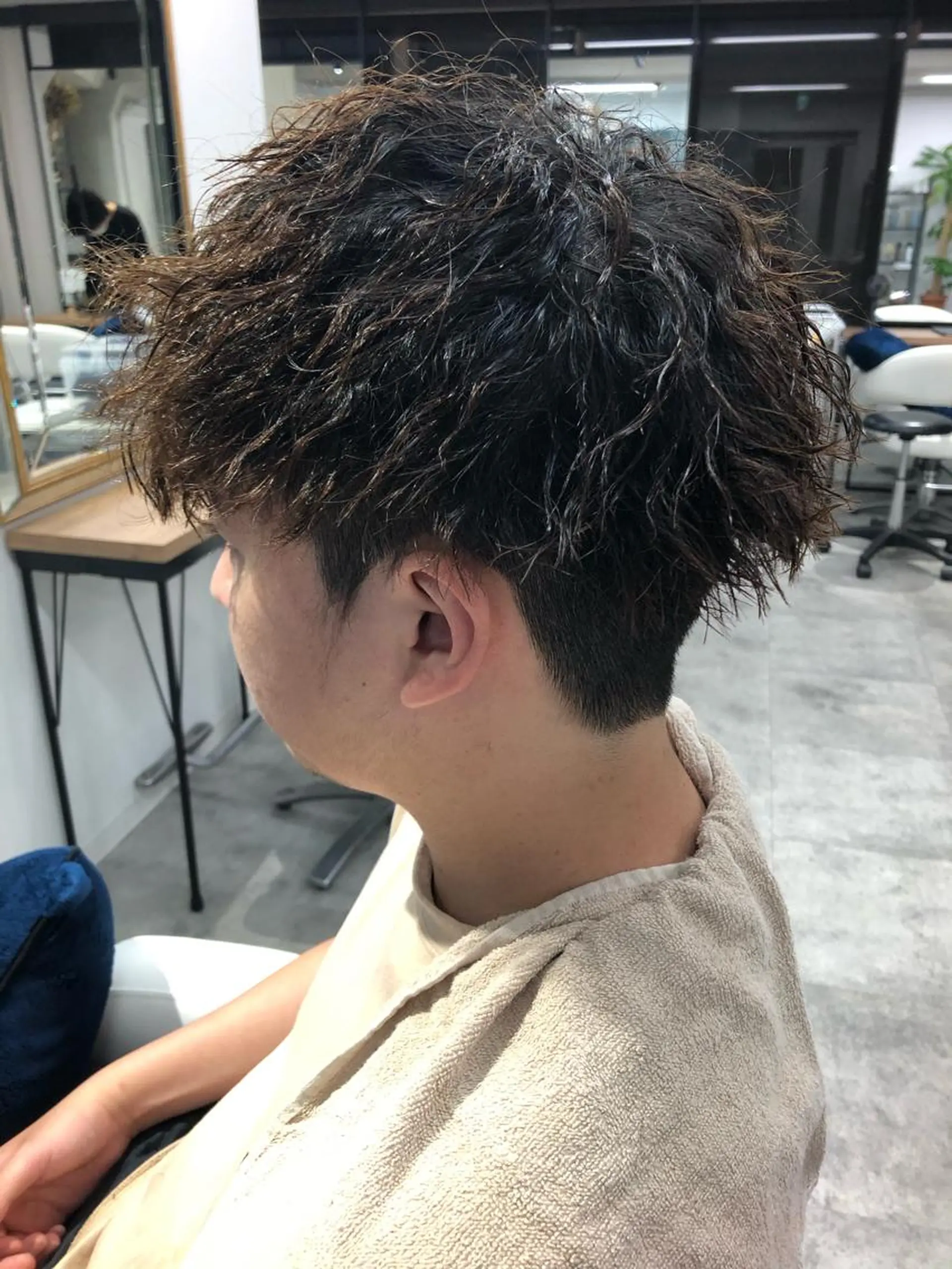 パーマ メンズ メンズパーマ メンズツイストパーマ ツーブロック ツイストパーマ Noy所属・Noyヨシモト ヒロトのヘアスタイル