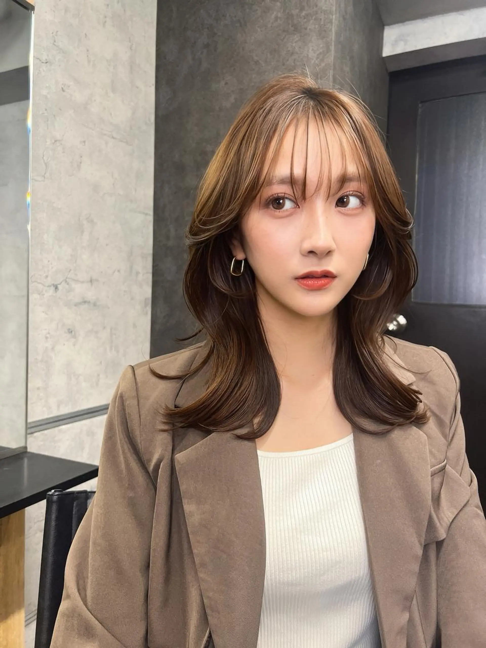 ミディアム レイヤー／顔周り 韓国ヘア森田和貴のヘアスタイル