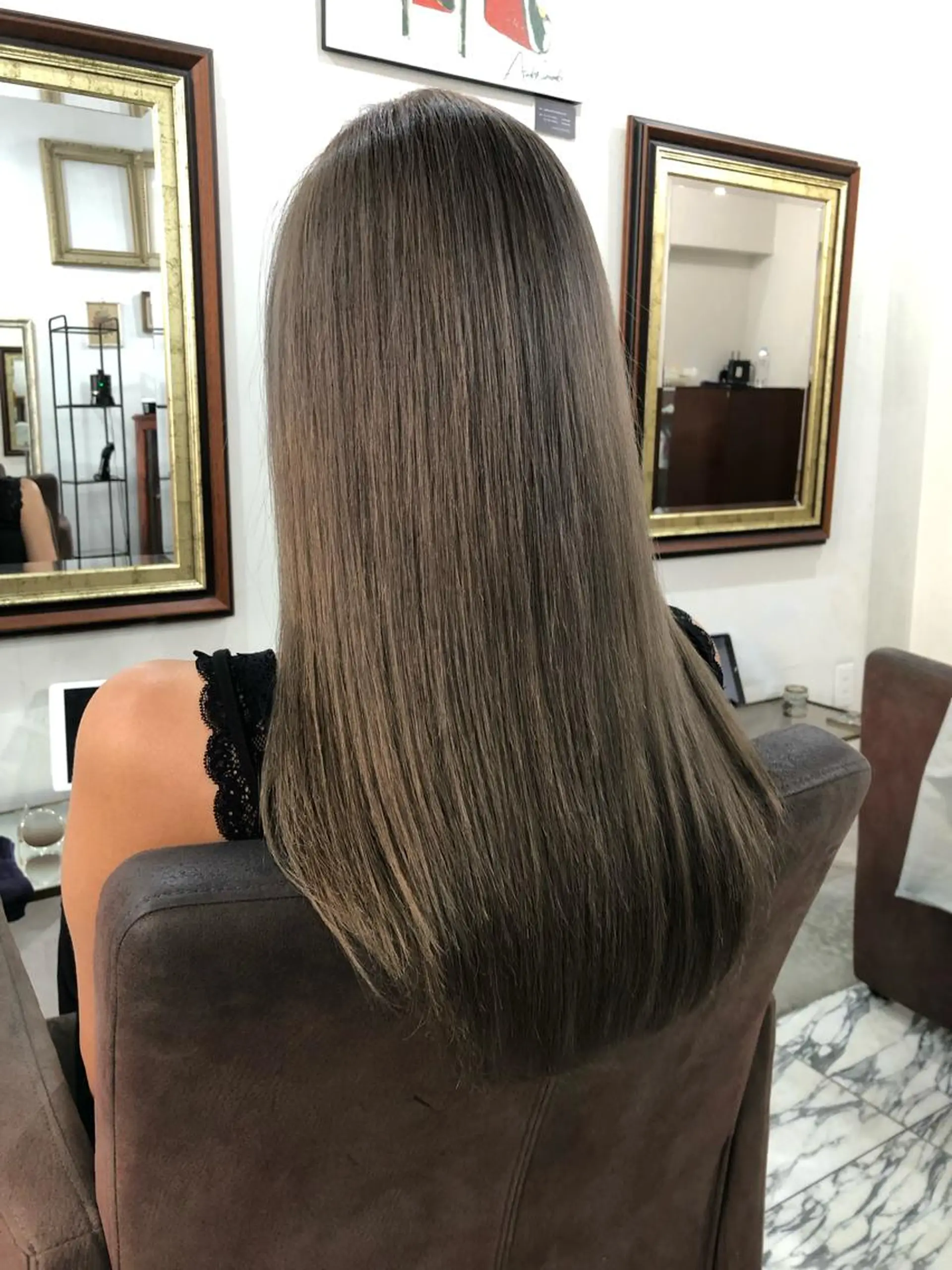 セミロング カラー ブリーチ ダークグレー ダークグレージュ グレージュ エクステ（レミー毛） NINEのヘアスタイル