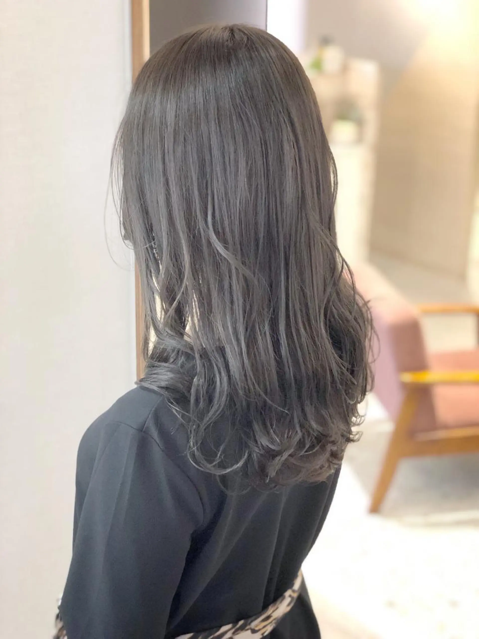 セミロング カット ヘアカラー kishikawa yuichiのヘアスタイル