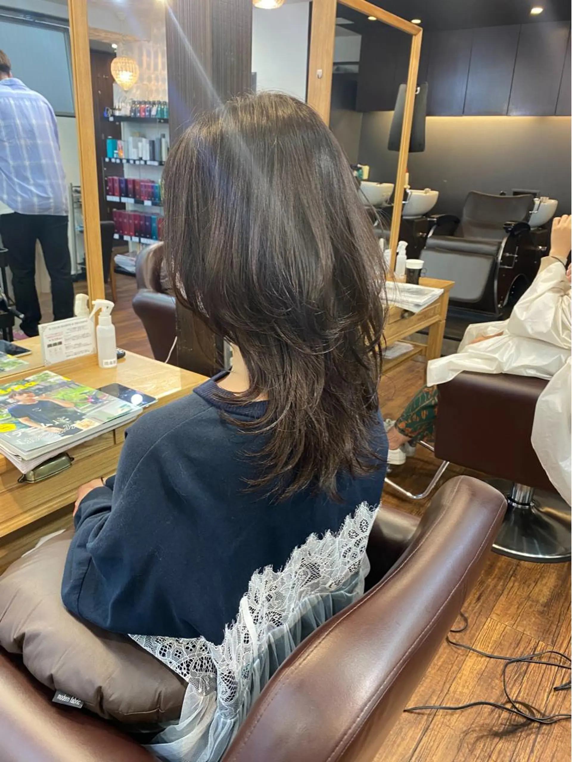 カラー レイヤーカット、 大人可愛い　中村美羅のヘアスタイル