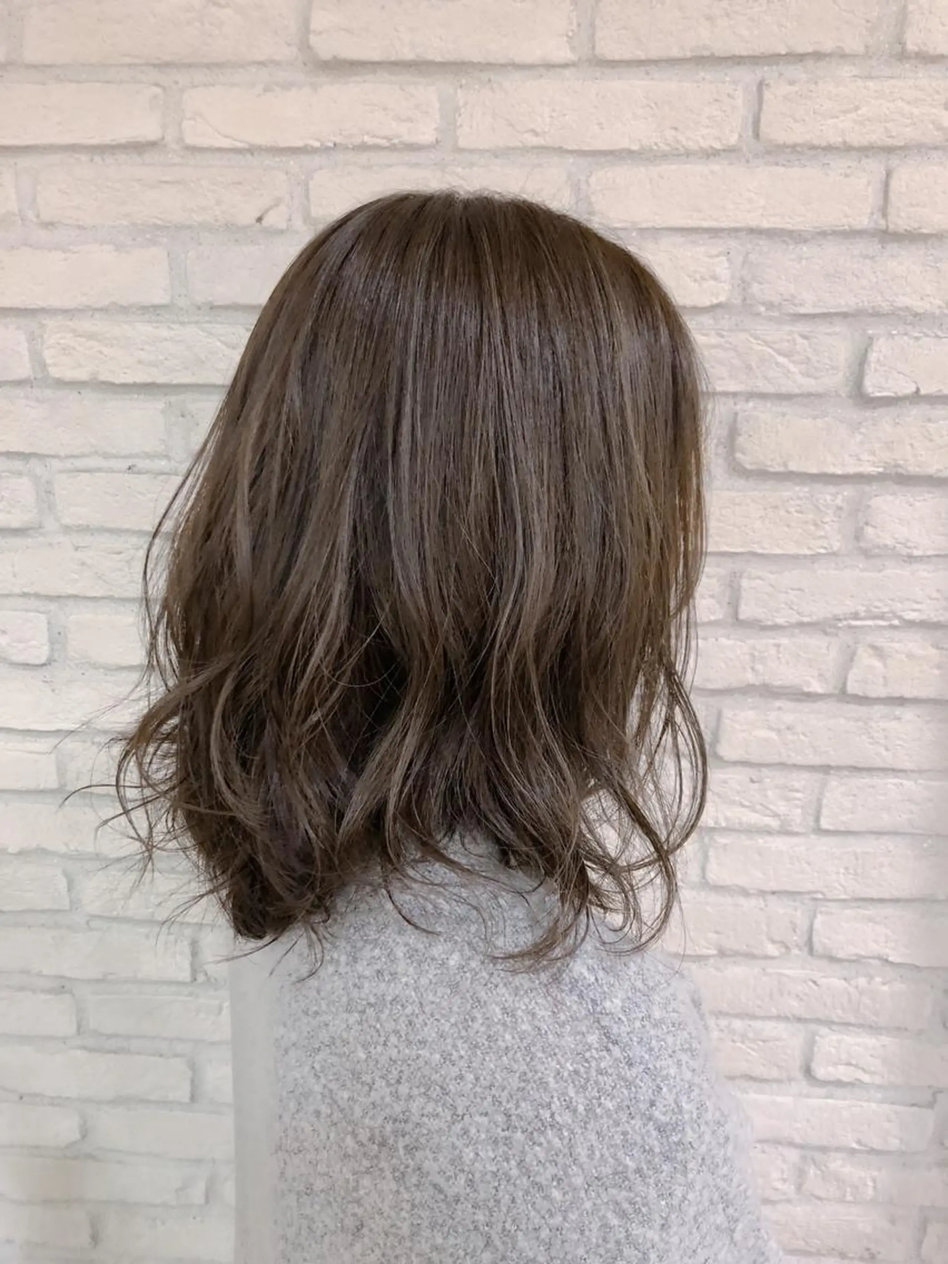 ミディアム カラー グレージュ ハイライトカラー ハイライト HAUS 片山みほのヘアスタイル