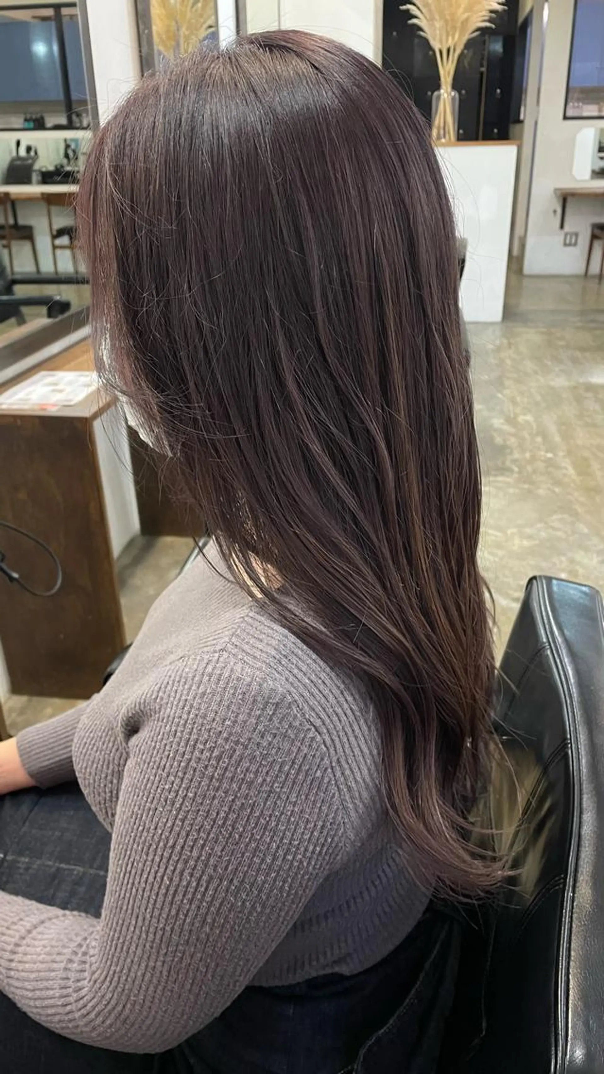 ロング オリーブカラー 長谷川のヘアスタイル