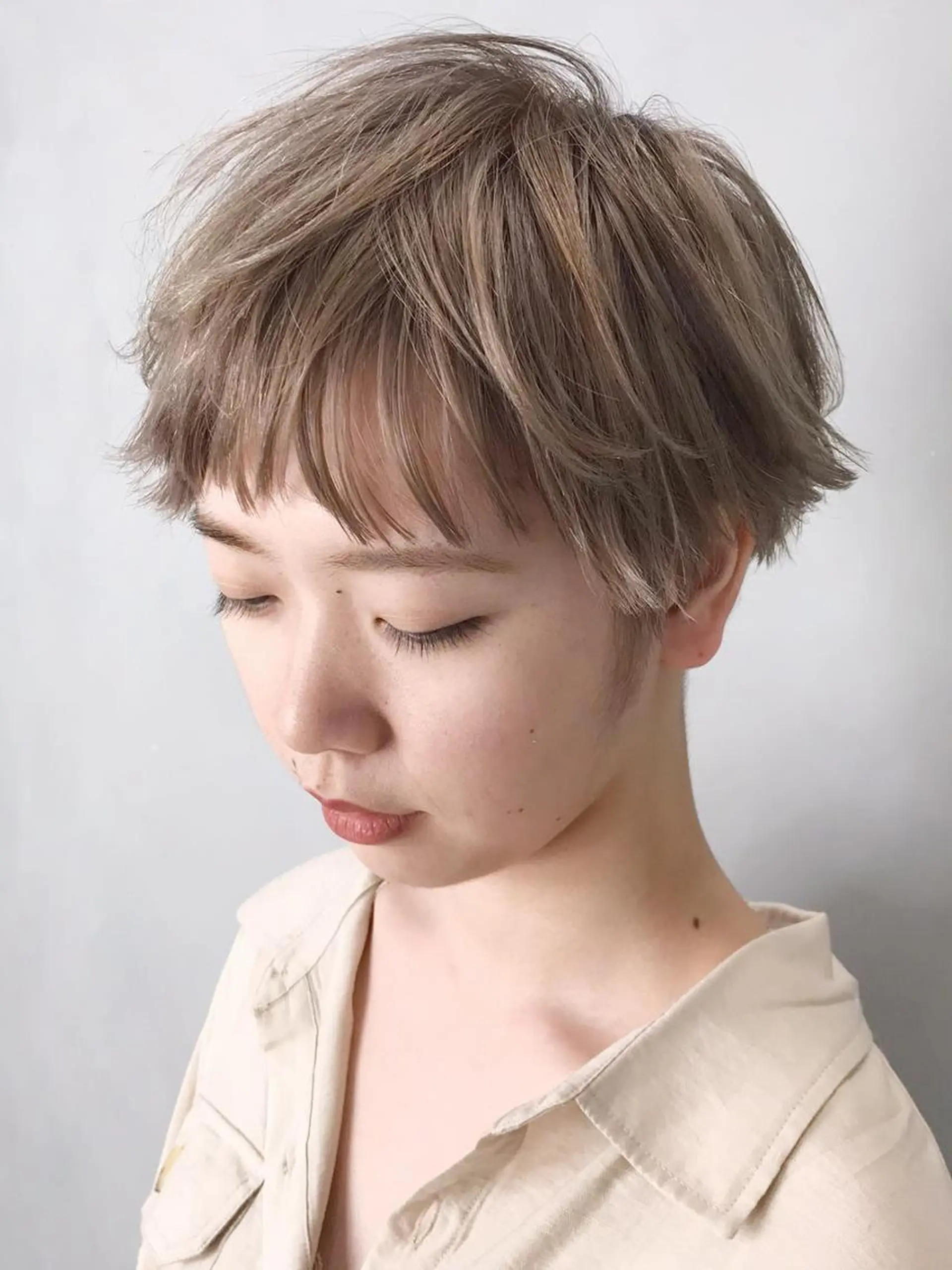 ショート カラー パーマ ヘアアレンジ アッシュ アッシュグレー アッシュグレージュ グレージュ ITbyALBUM 中野店のヘアスタイル