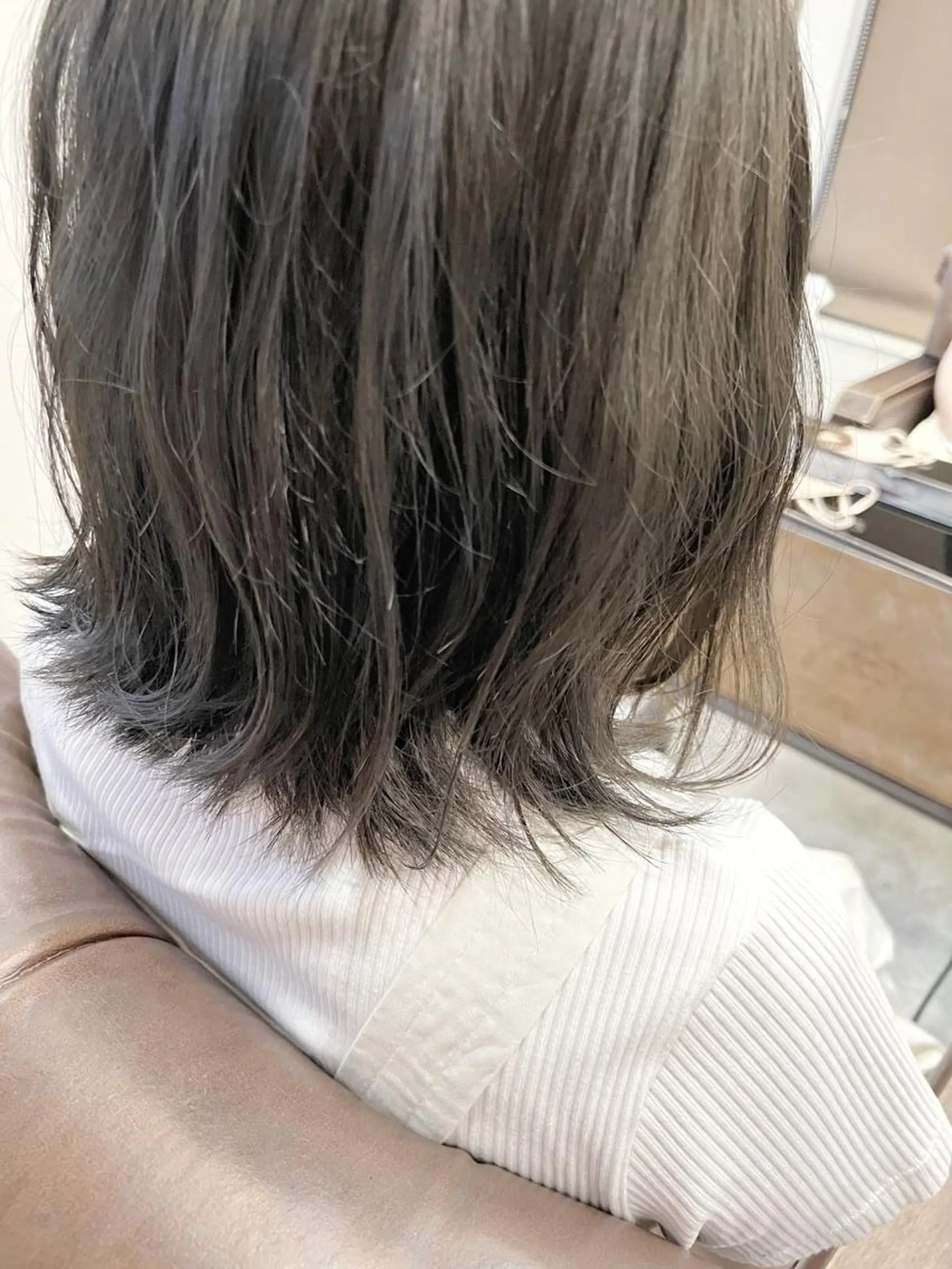 ミディアム カラー グレージュ オリーブグレージュ オリーブグレー 🦋.*˚オタク美容 師アキバノノカ🦋のヘアスタイル