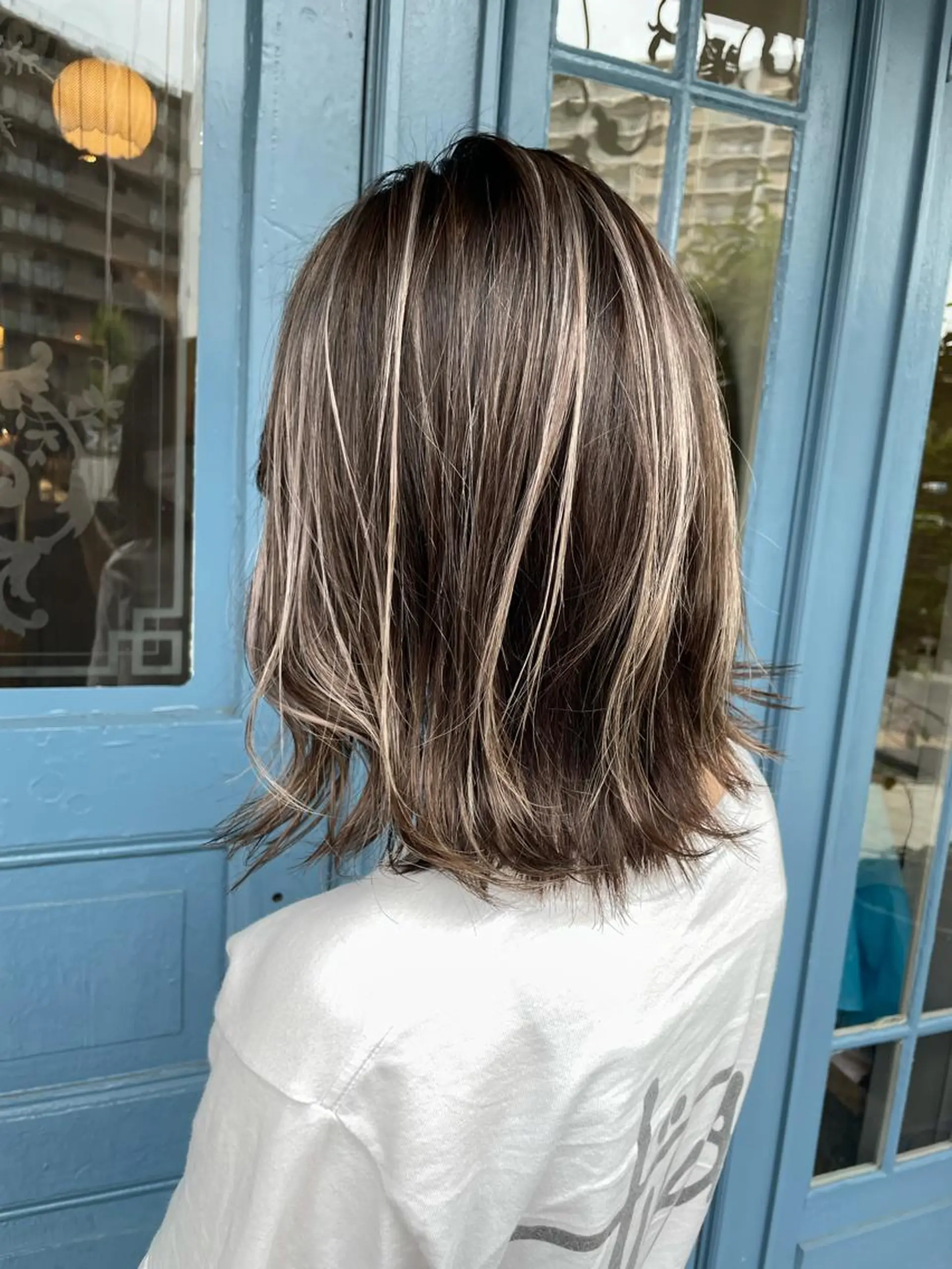 ミディアム ヘアカラー ブリーチ毛矯正.髪質 改善.髪にドラマをのヘアスタイル