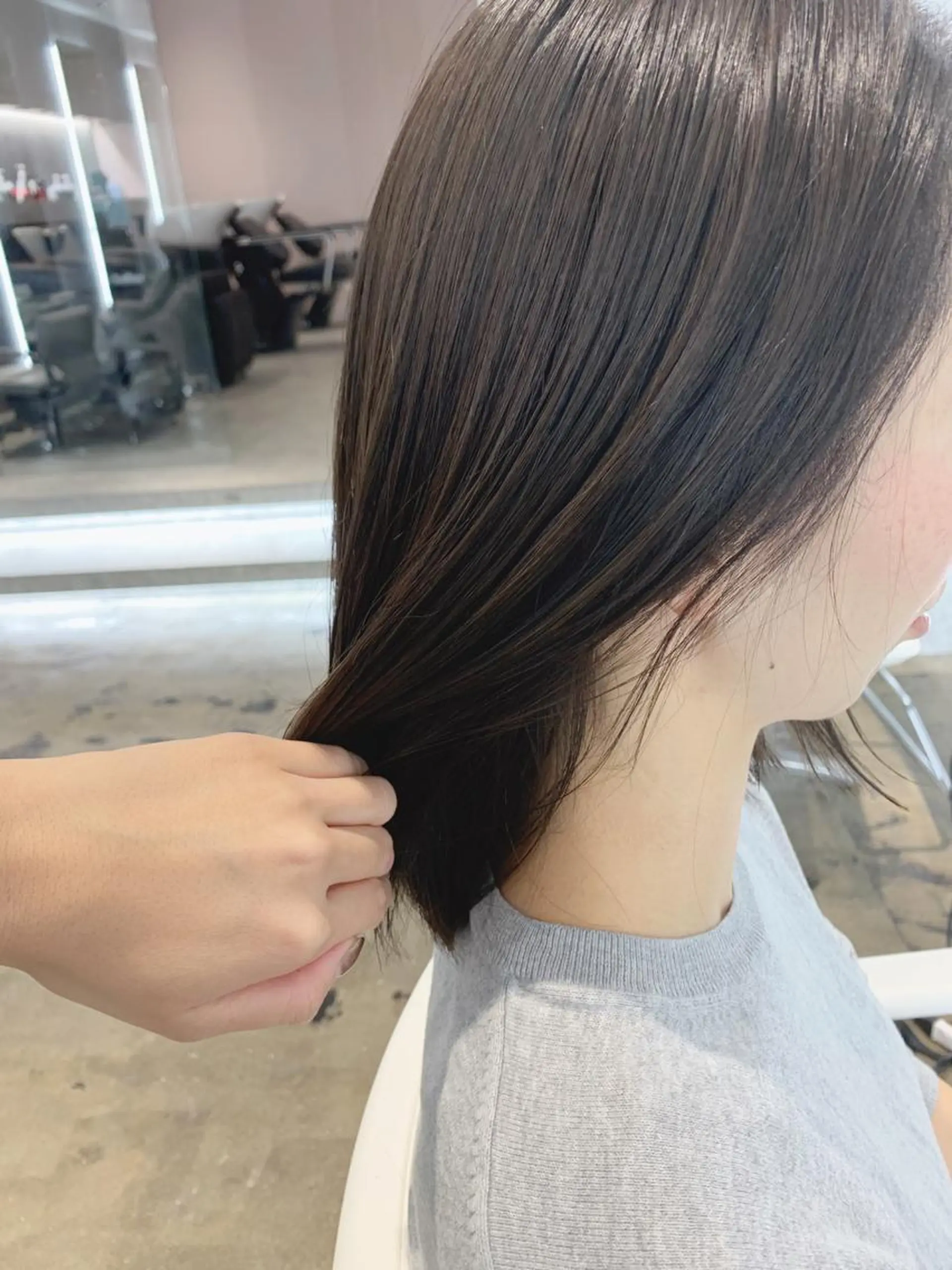 ミディアム カラー ブリーチ 透明感カラー ハイライトカラー ハイライト PHIDGE所属・山下 千明のヘアスタイル