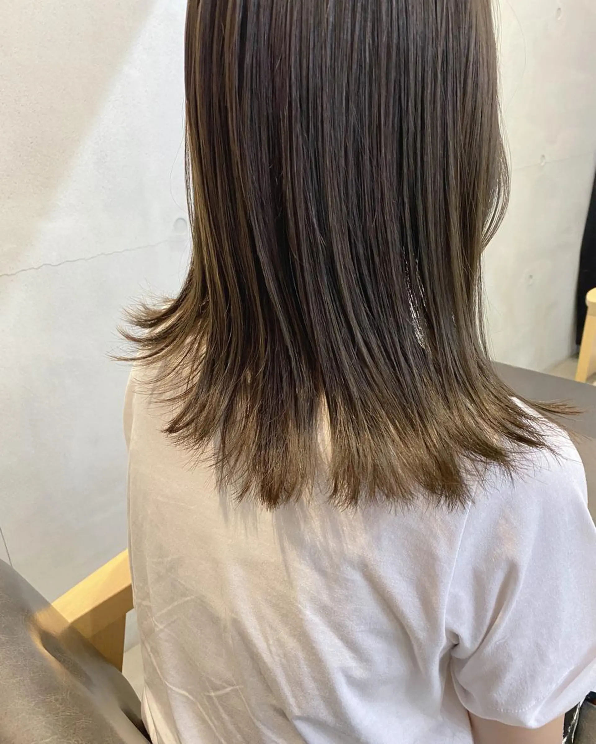 ミディアム カラー ブルーカラー conne& ririのヘアスタイル