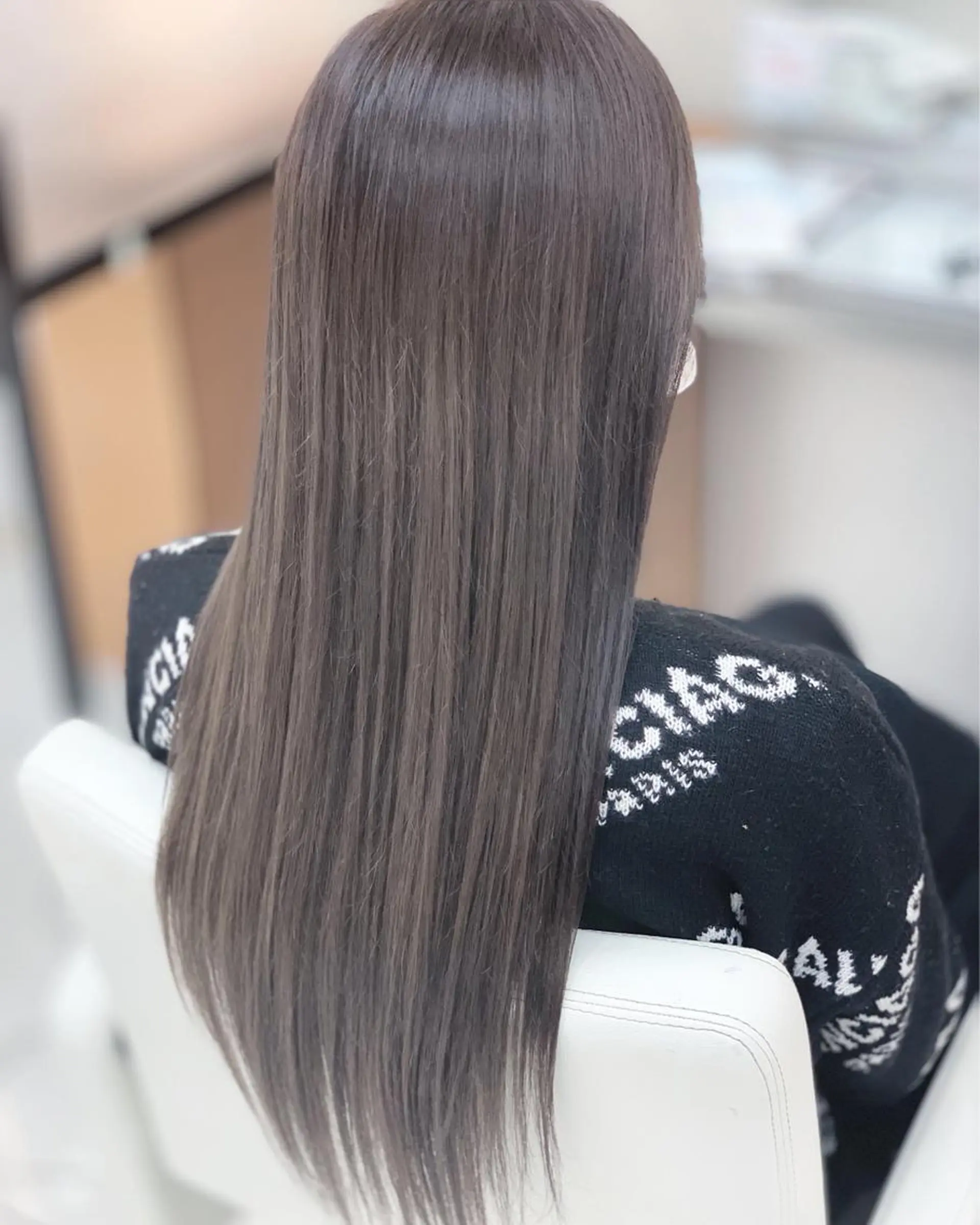 ロング カラー グレージュ カット ヘアカラー トリートメント N° jillva ♦️川端裕司♦️のヘアスタイル