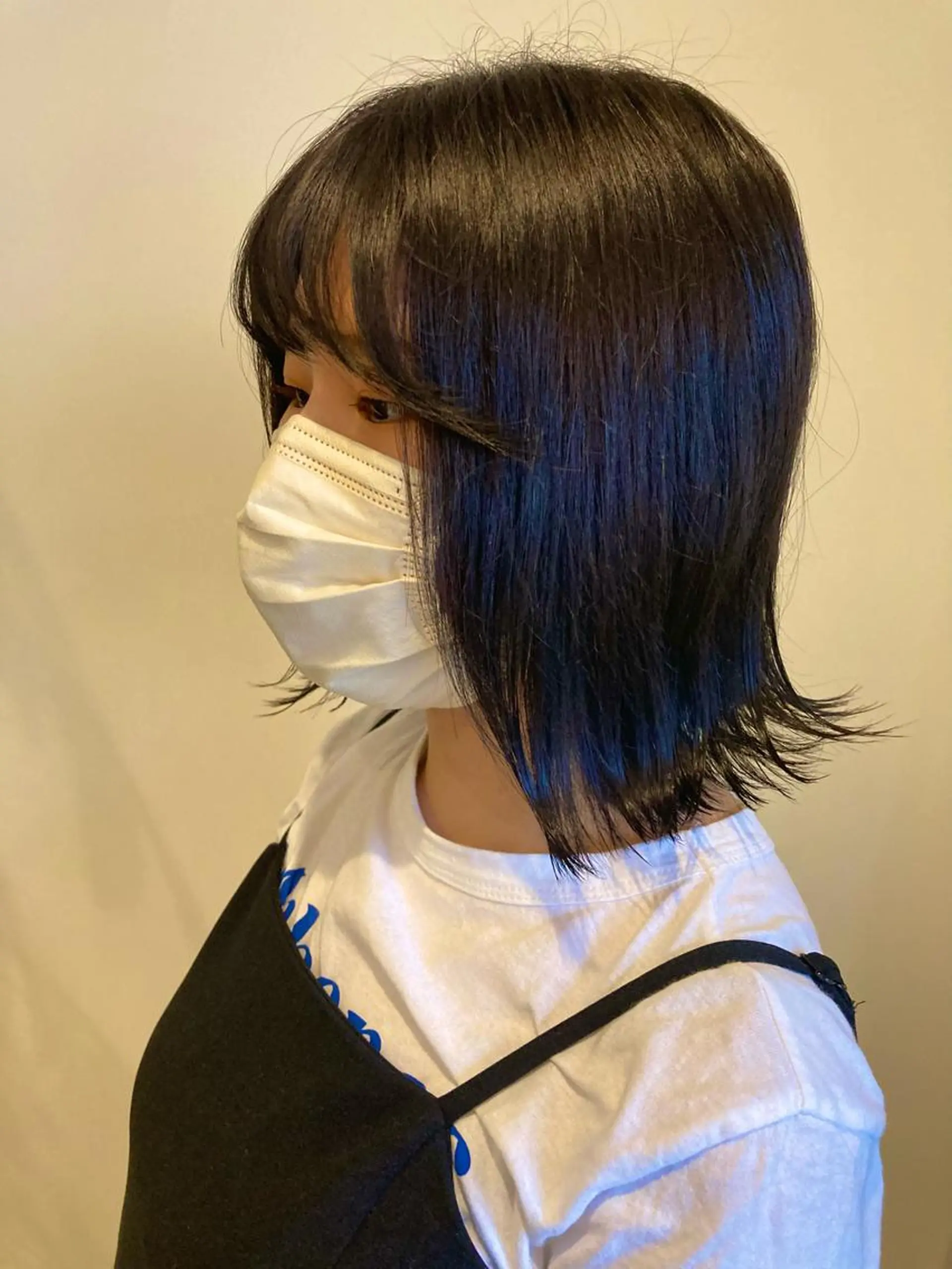 ミディアム カラー 黒髪 ブルーカラー ブルーブラック 小島 千夏のヘアスタイル