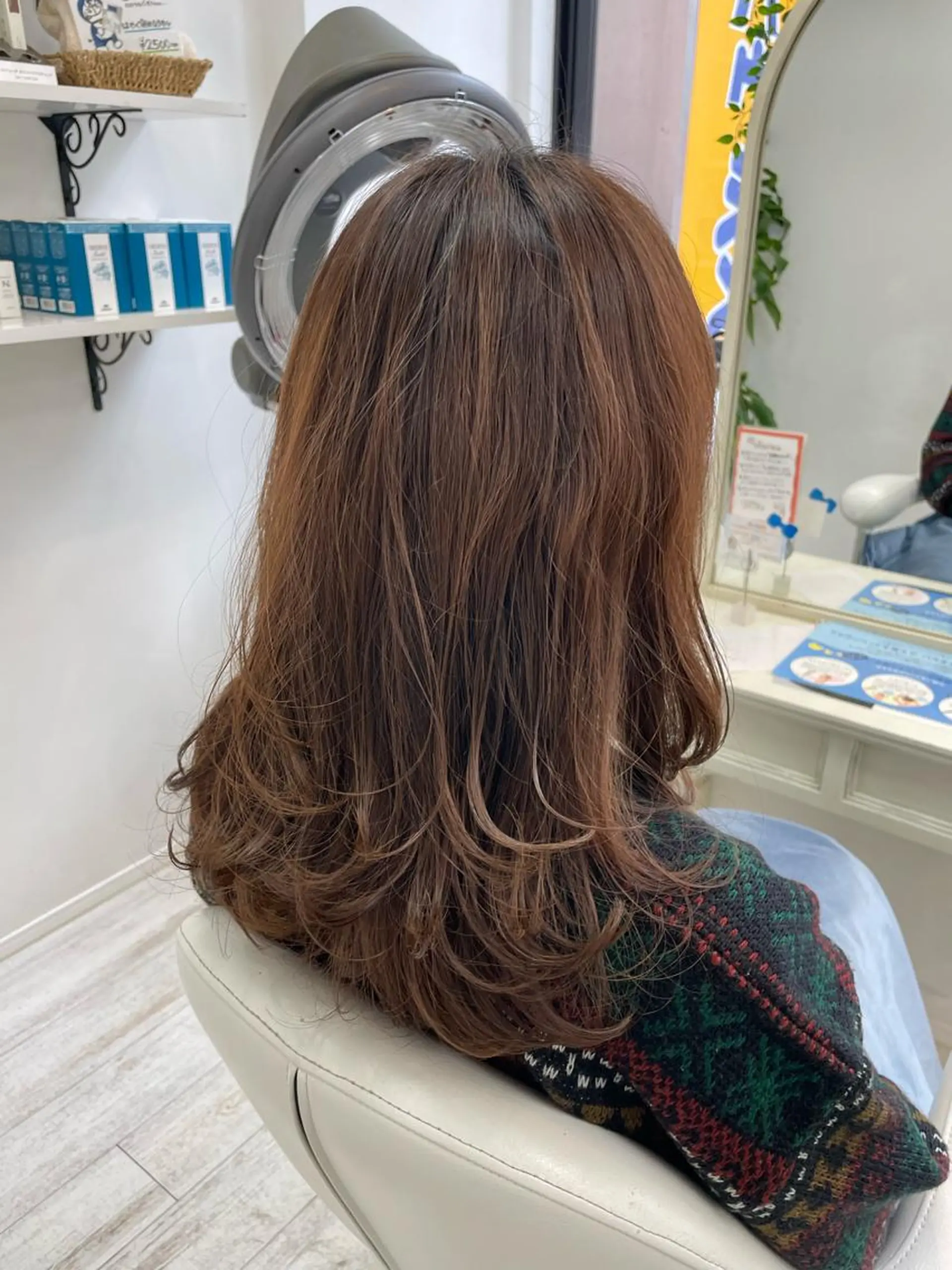 セミロング レイヤーカット カット 新籾 尚哉のヘアスタイル