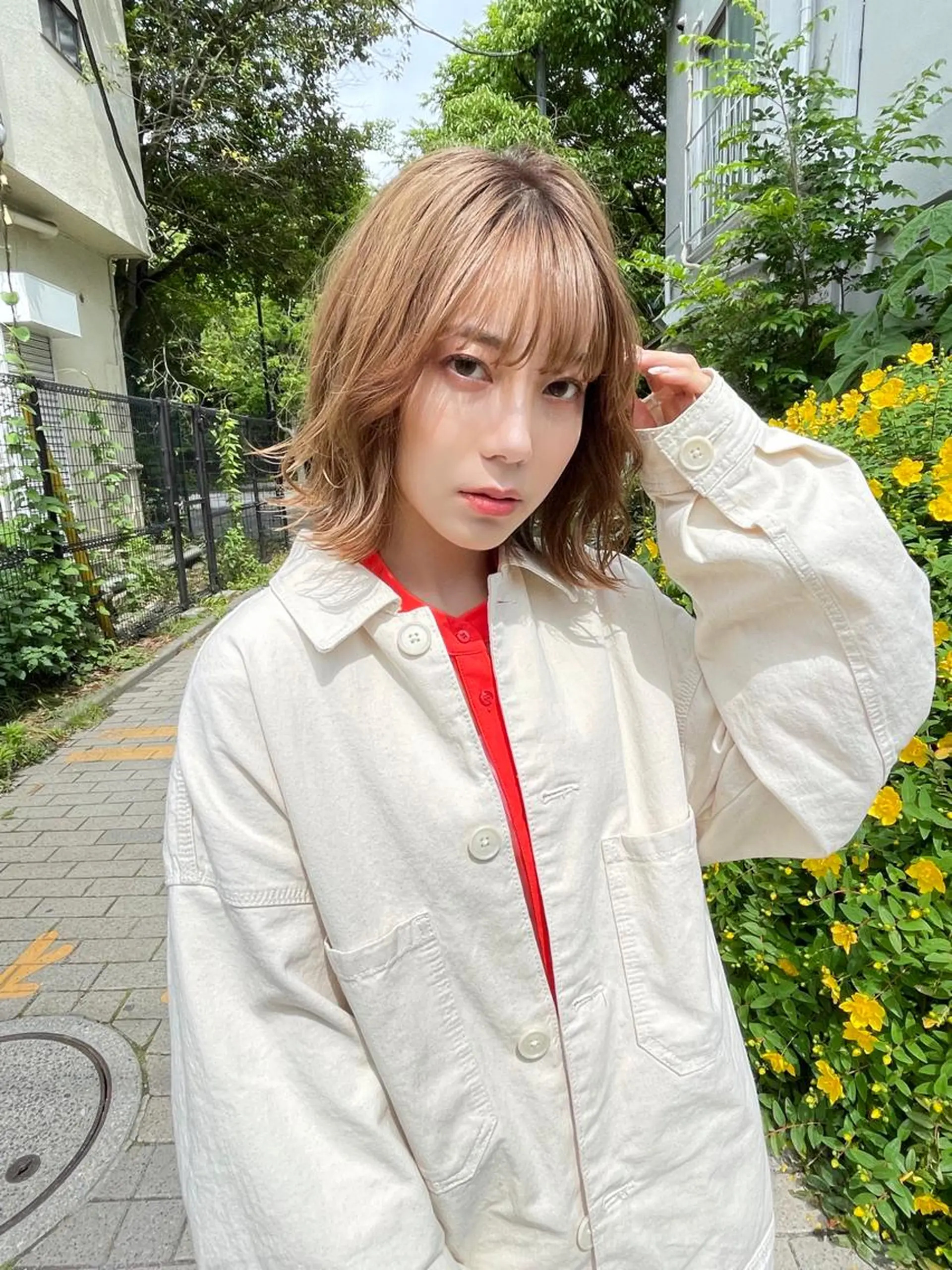 ミディアム アッシュ 外ハネヘア CiNEMA daikanyama所属・透明感カラー🫧 今泉健太のヘアスタイル