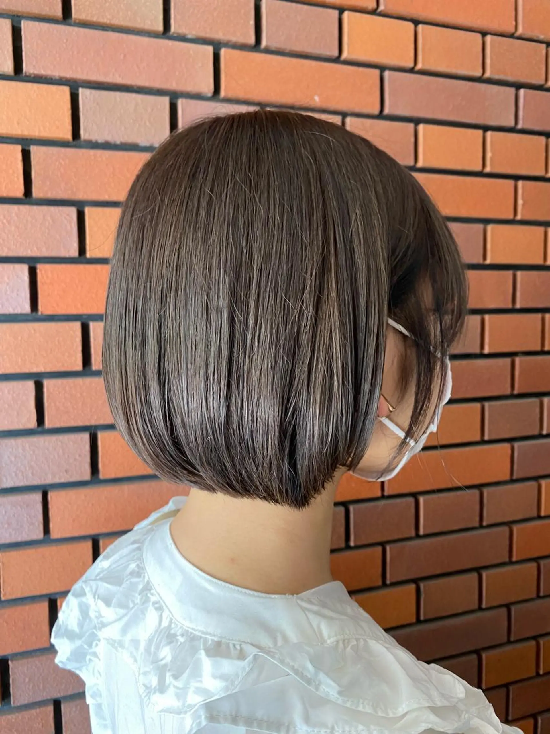 ショート カラー ベージュカラー ブリーチ イルミナカラー ブリーチなしカラー ショートヘア ヘアカラー トリートメント エイト ウメダのヘアスタイル