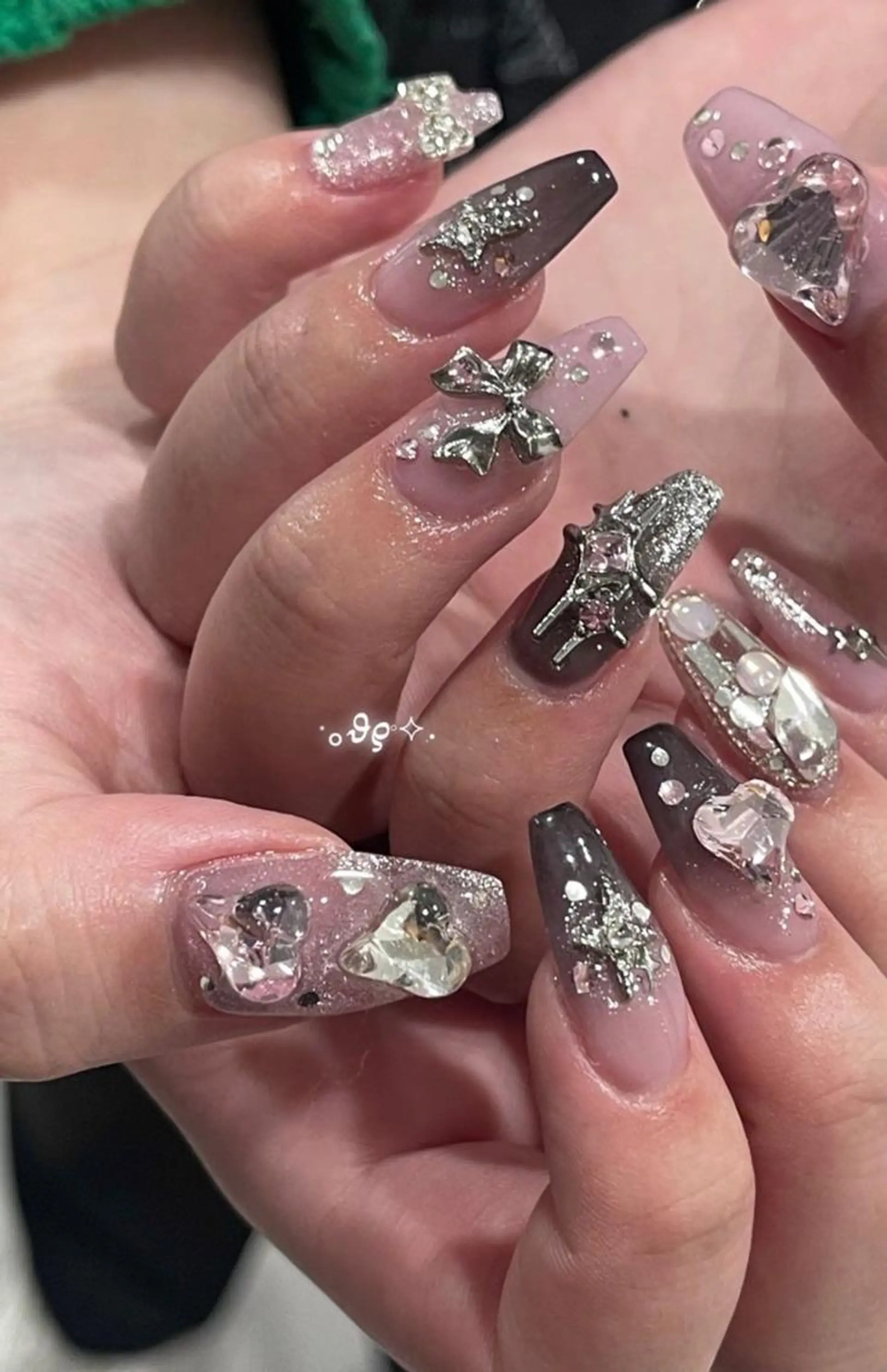 ネイル 長さ出し フレンチネイル グラデーション 卒業式 マグネットネイル ハンドネイル MIHANA NAILのネイルデザイン