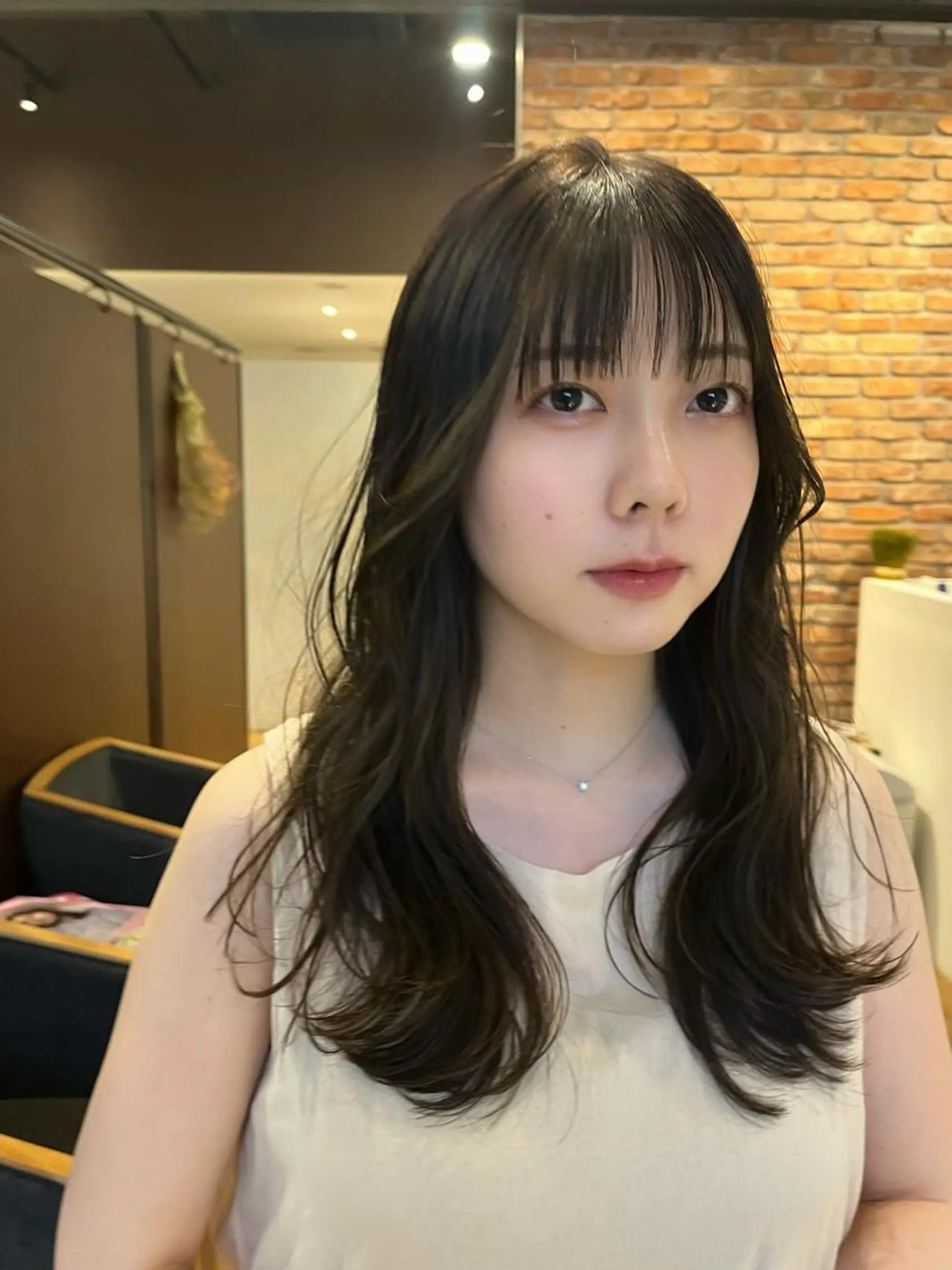 ロング marino/ カラー/顔周りカットのヘアスタイル