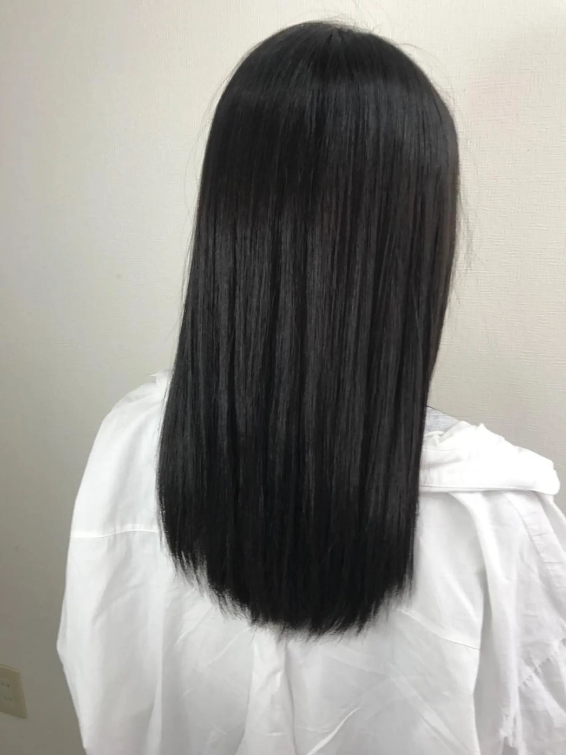 セミロング 白髪ぼかし、剥がし 富田隼仁のヘアスタイル