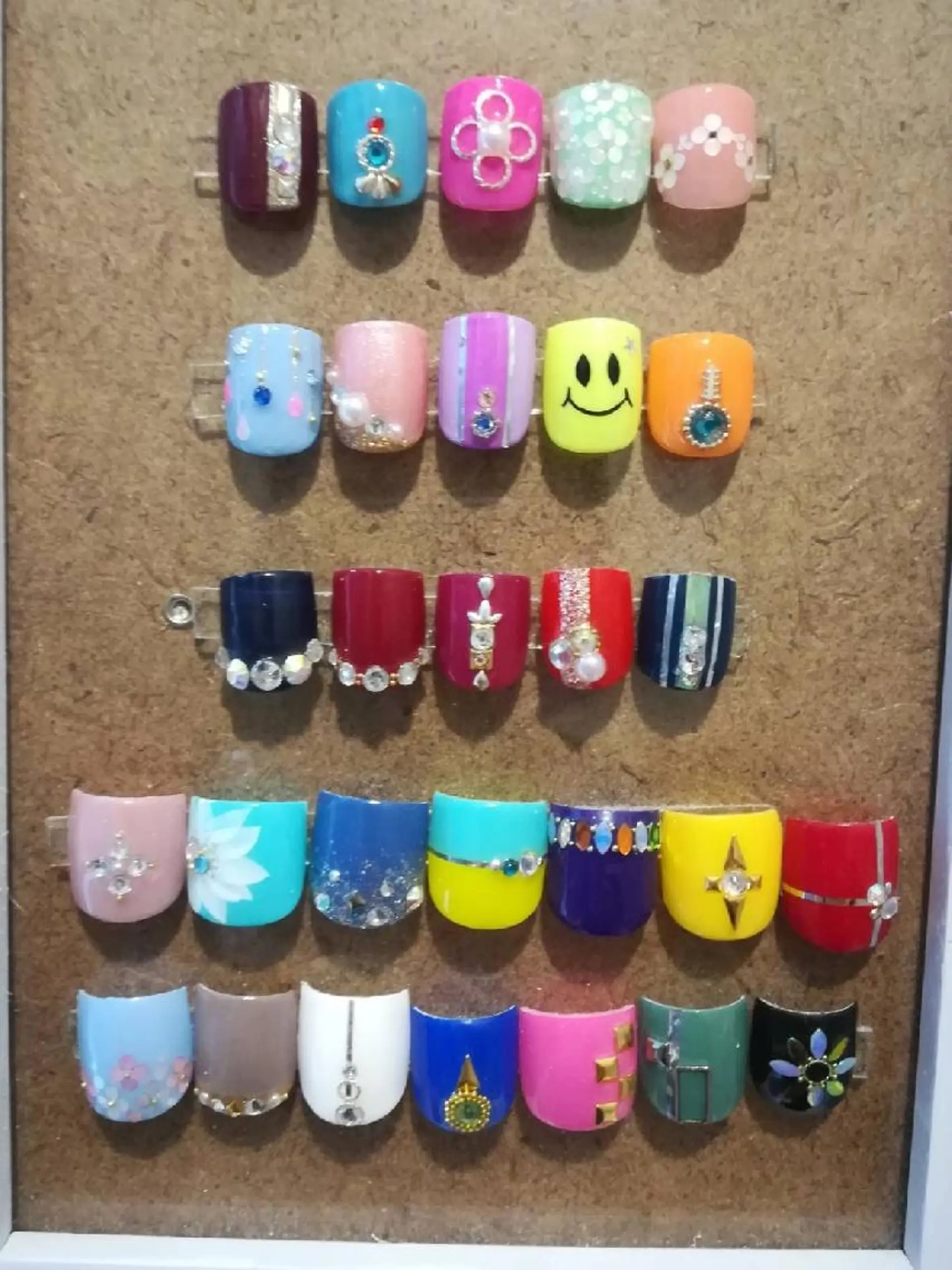 ネイル アートネイル フットネイル ワンカラーネイル シンプルネイル tomonail eyelistのマツエク・マツパデザイン