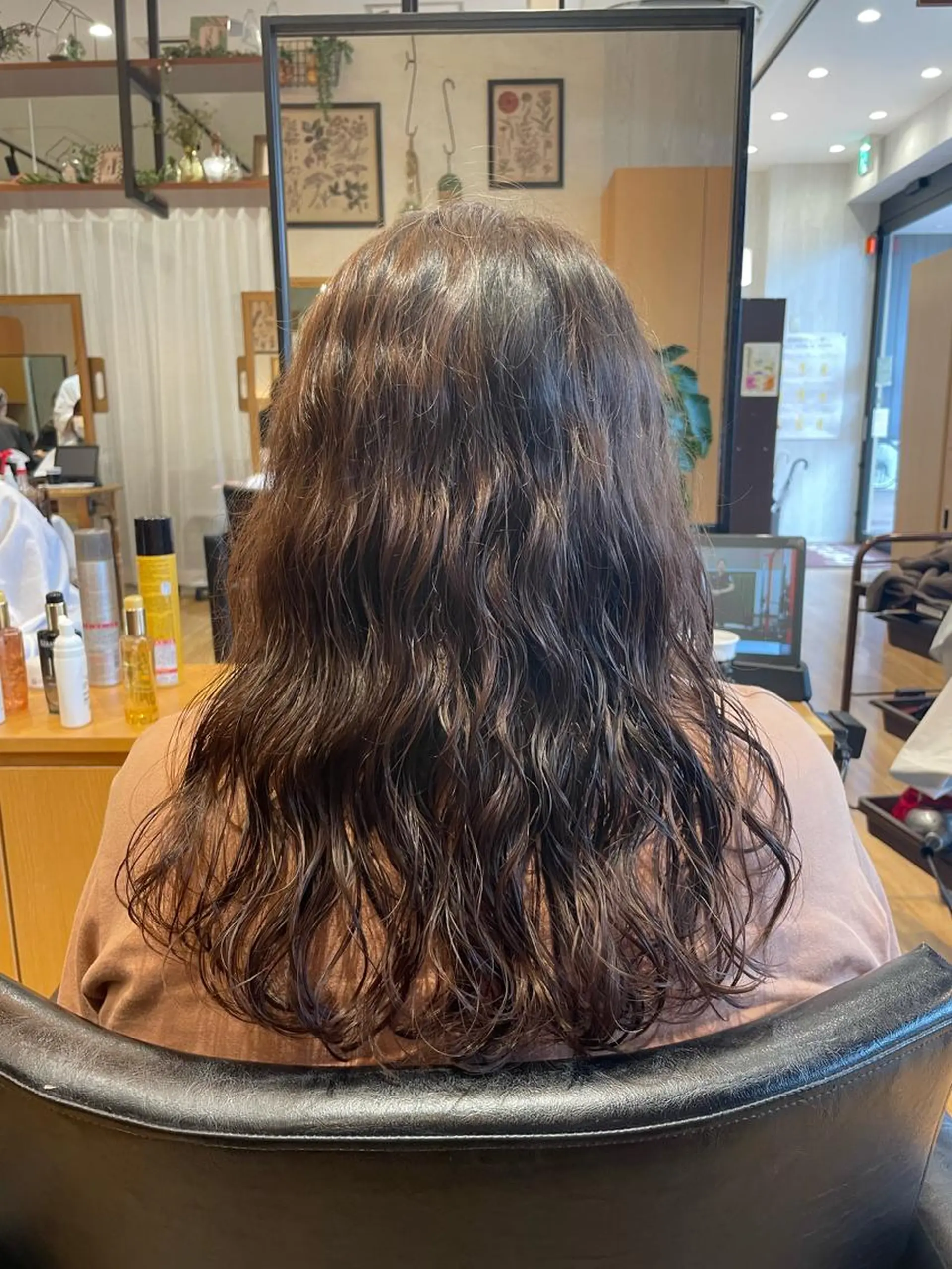 ロング パーマ WE RULE 札幌店 【ウィールール 札幌店】所属・✨️大人ショート 髙橋朋花のヘアスタイル