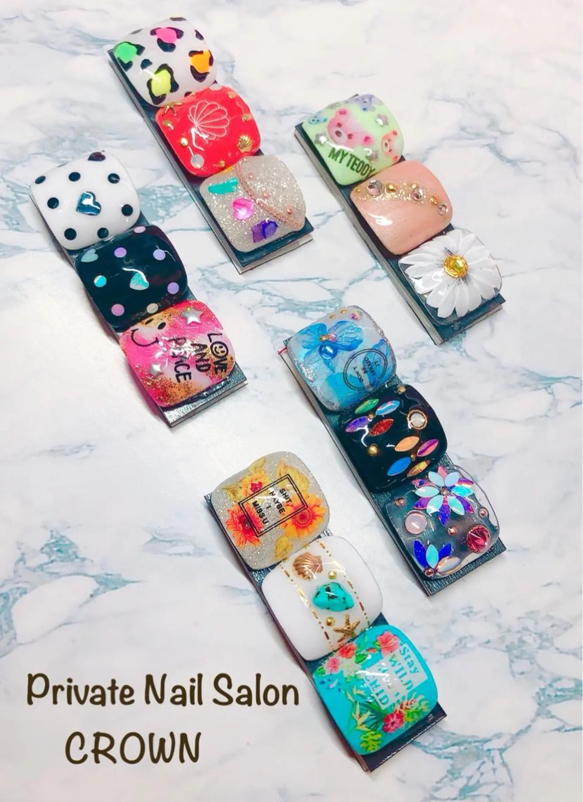 ネイル フットネイル CROWN プライベートサロンのネイルデザイン