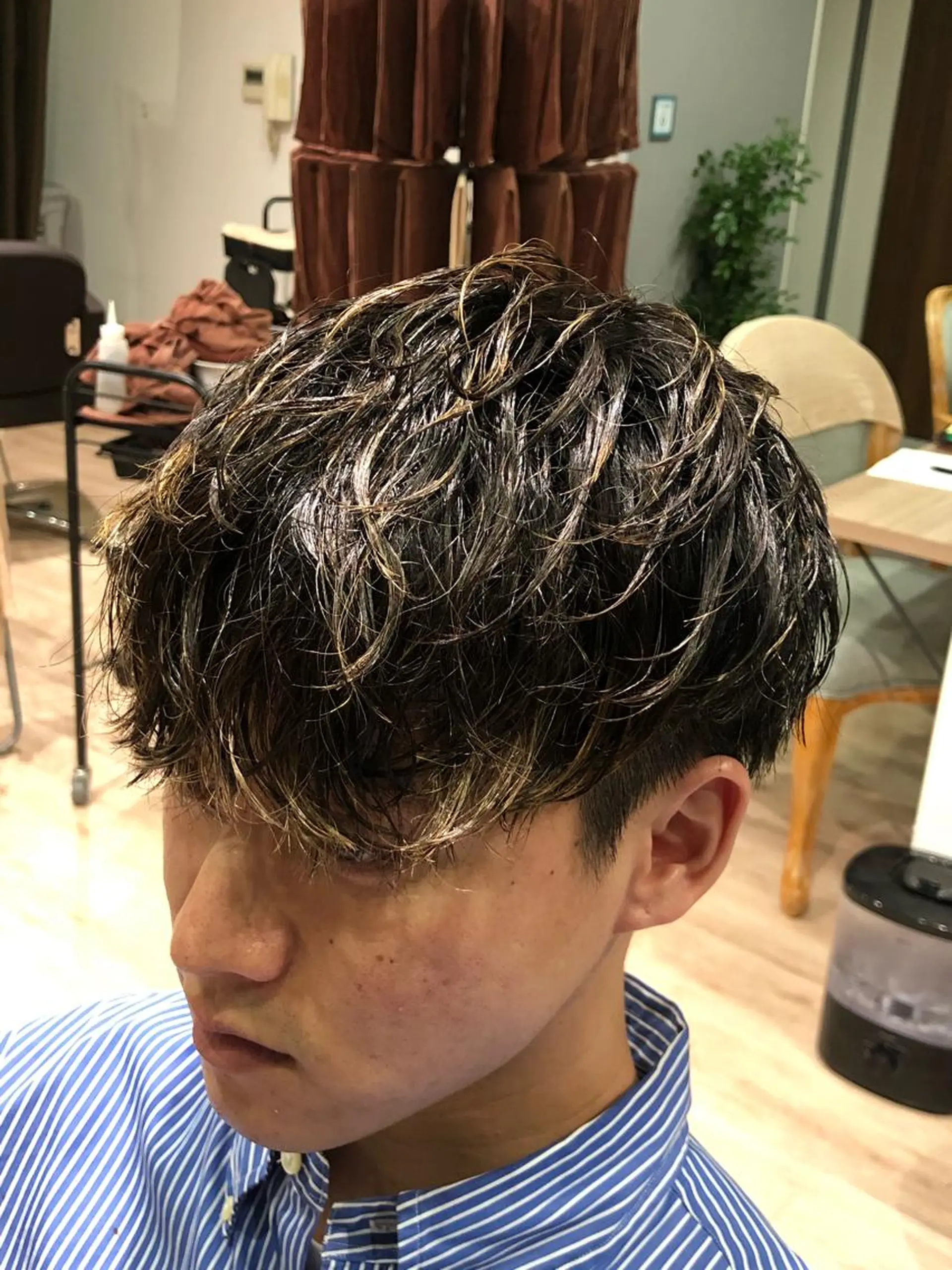 ショート カラー パーマ メンズ kiitos所属・関西センターパート メンズモデル募集のヘアスタイル