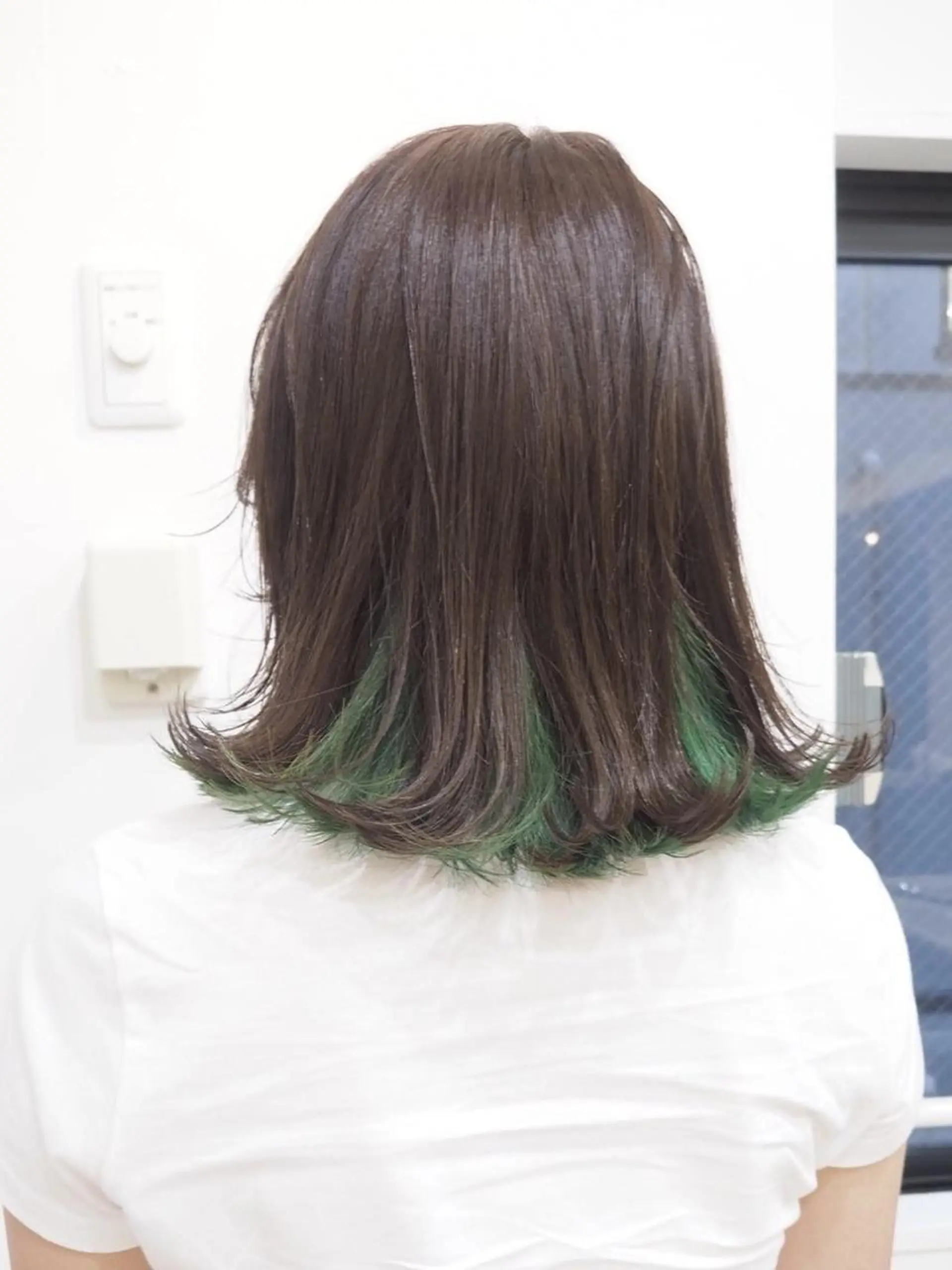 ミディアム カラー 前田 桃花のヘアスタイル