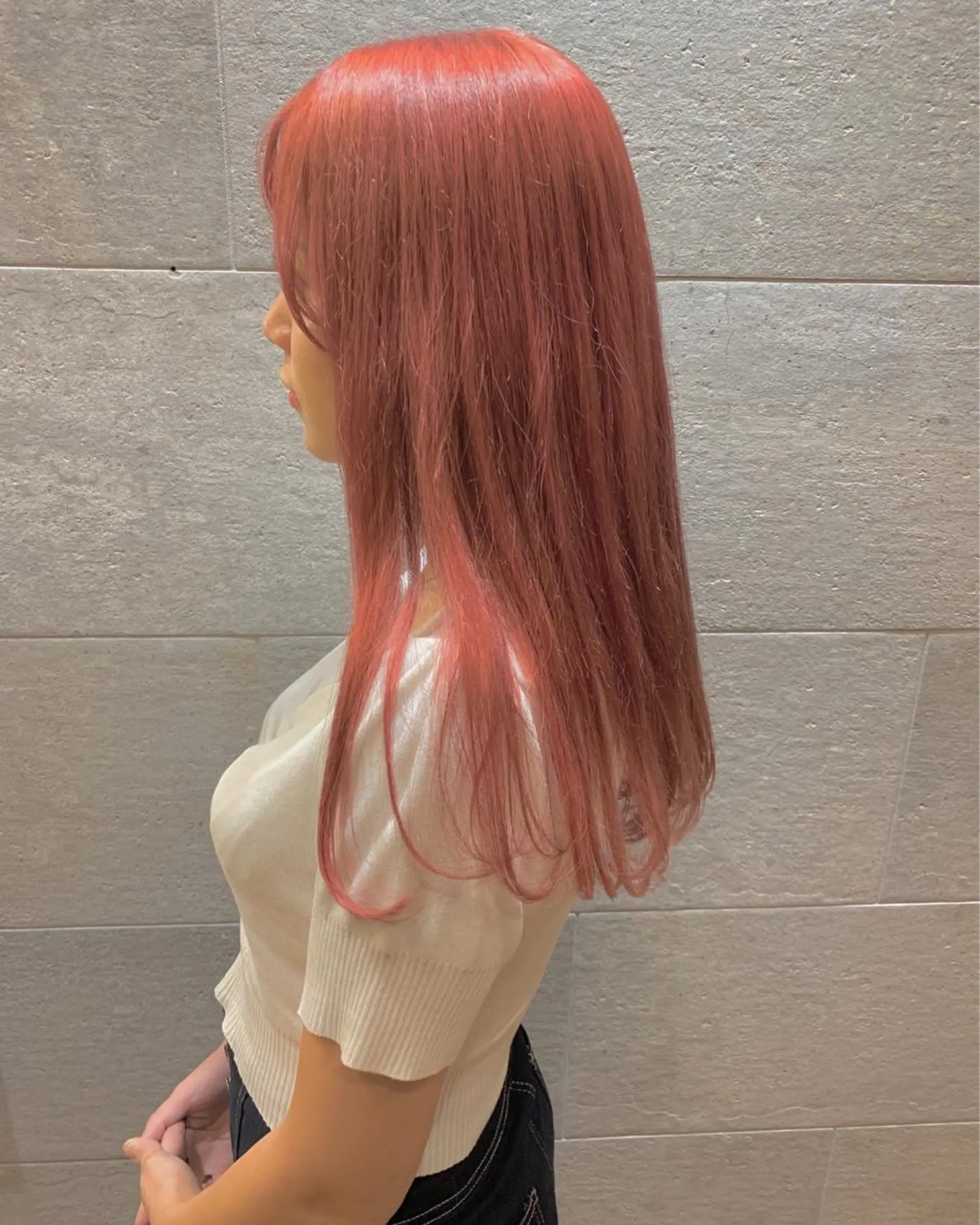 セミロング カラー セミロングパーマ ベージュカラー ブリーチ イヤリングカラー イルミナカラー SALOWIN表参道店所属・マンツーマン×半個室 まちだきょうすけのヘアスタイル