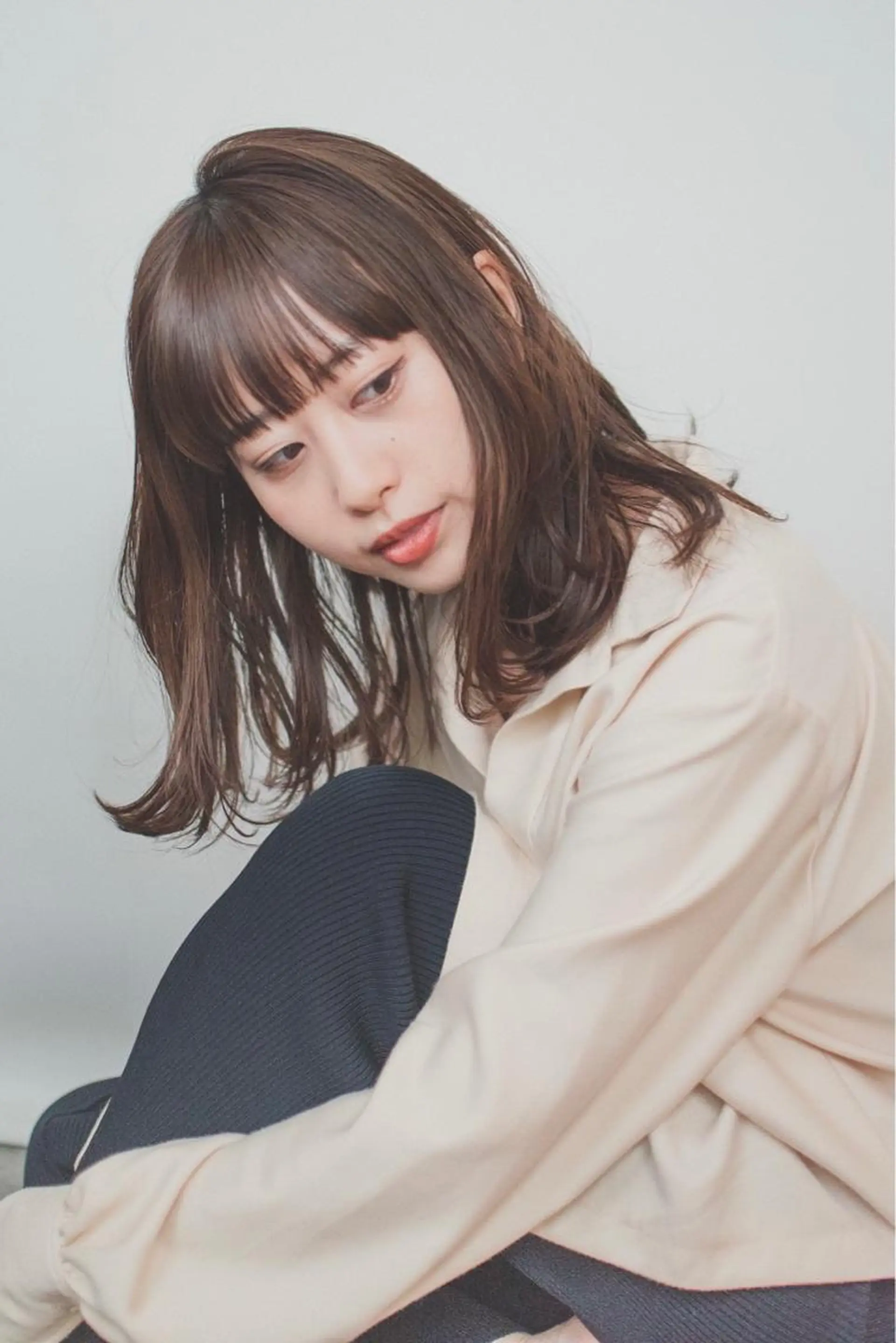 ミディアム カラー 前髪/顔周り /レイヤー/秋山 元のヘアスタイル