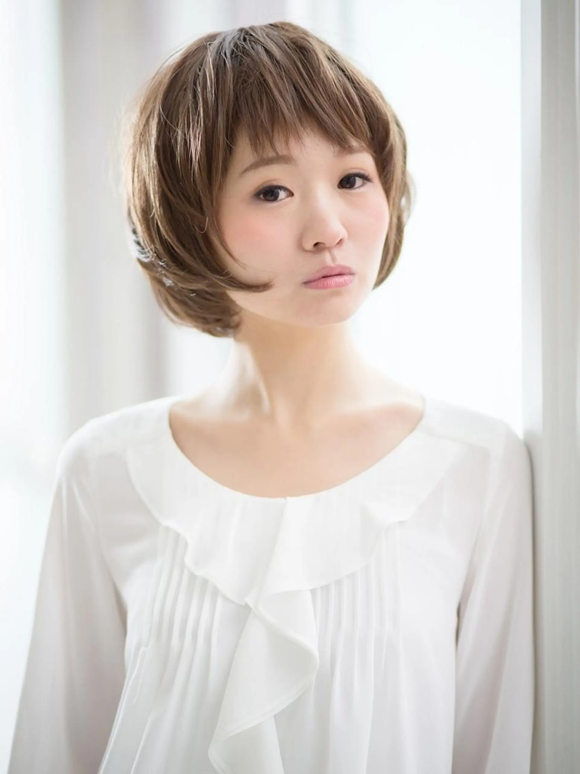 ショート カラー 透明感カラー オン眉 ショートヘア 小顔カット ✨hair make flencia✂️✨のヘアスタイル