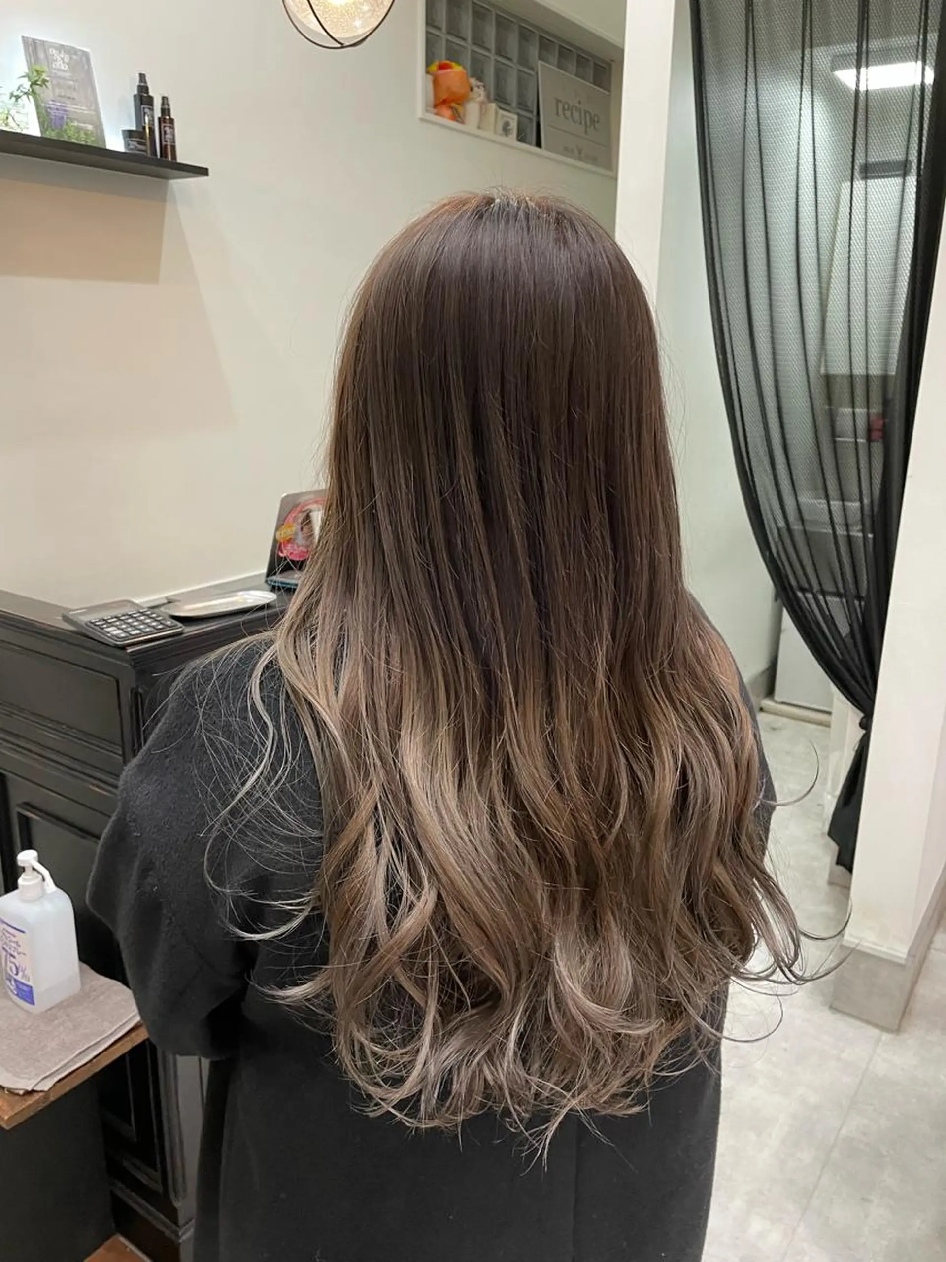 ロング ヘアカラー トリートメント 明石 歩樹のヘアスタイル