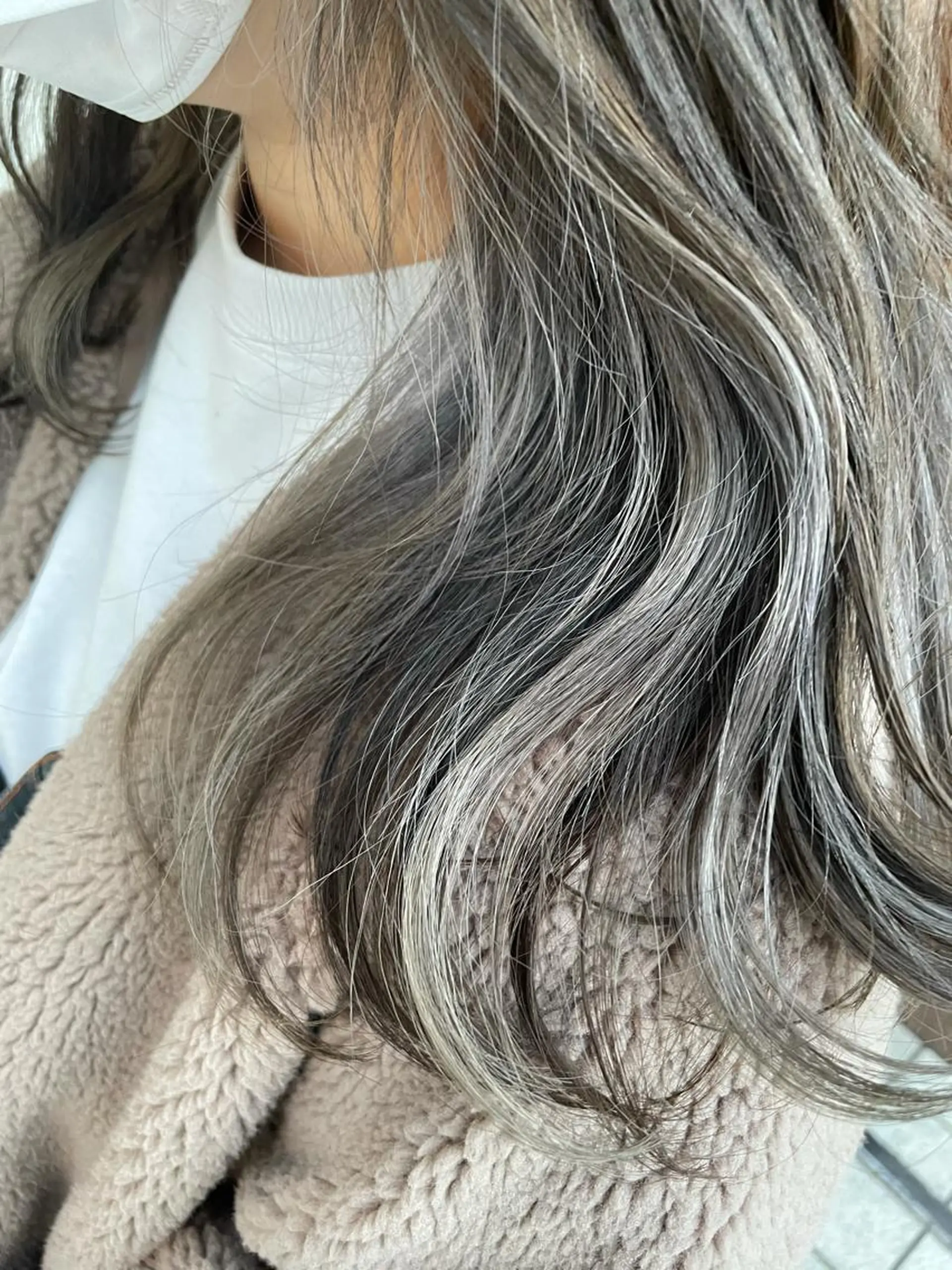 セミロング しもかわ かほのヘアスタイル