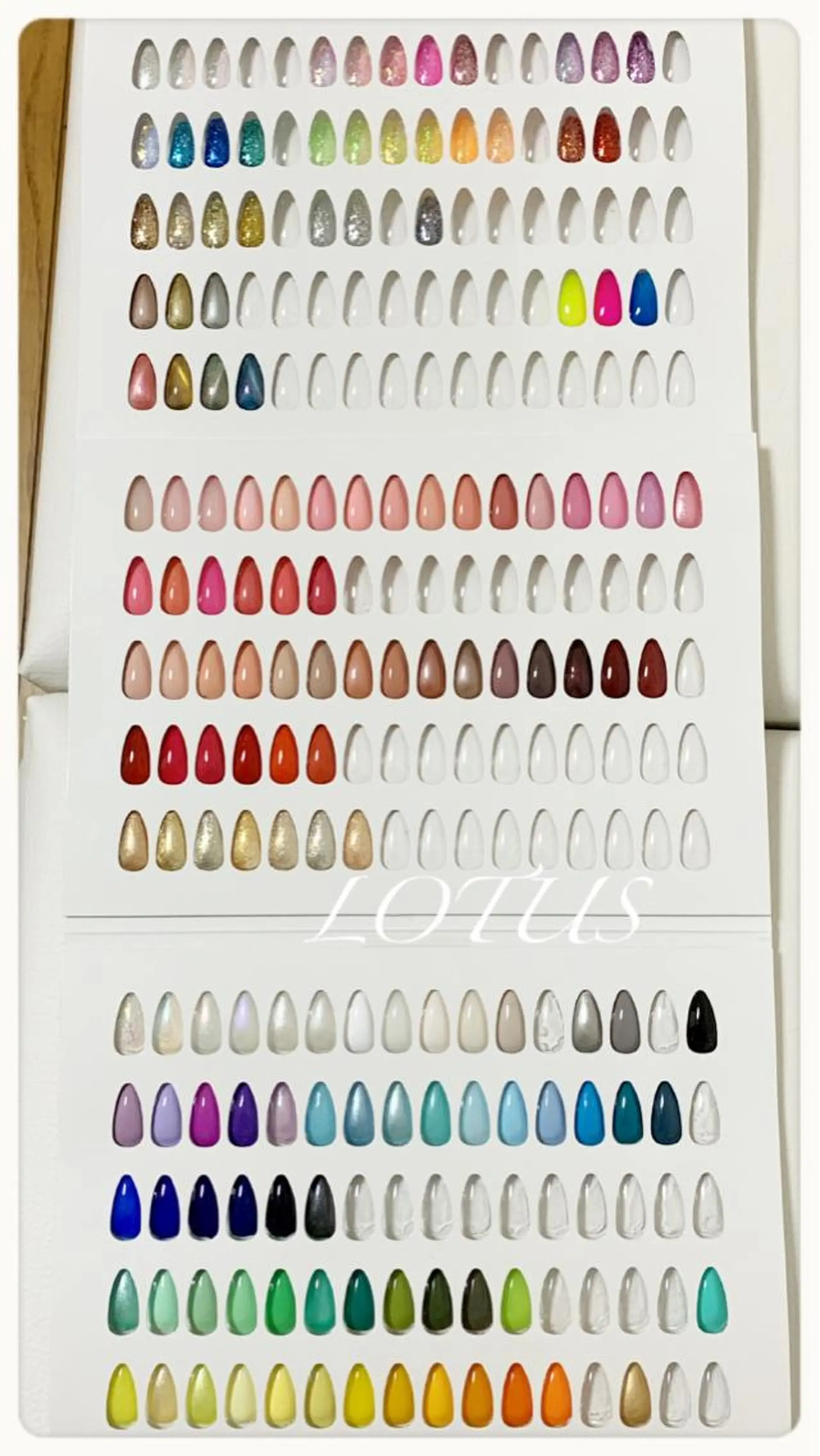 ネイル ハンドネイル ハンドケア LOTUS ネイルサロンのネイルデザイン