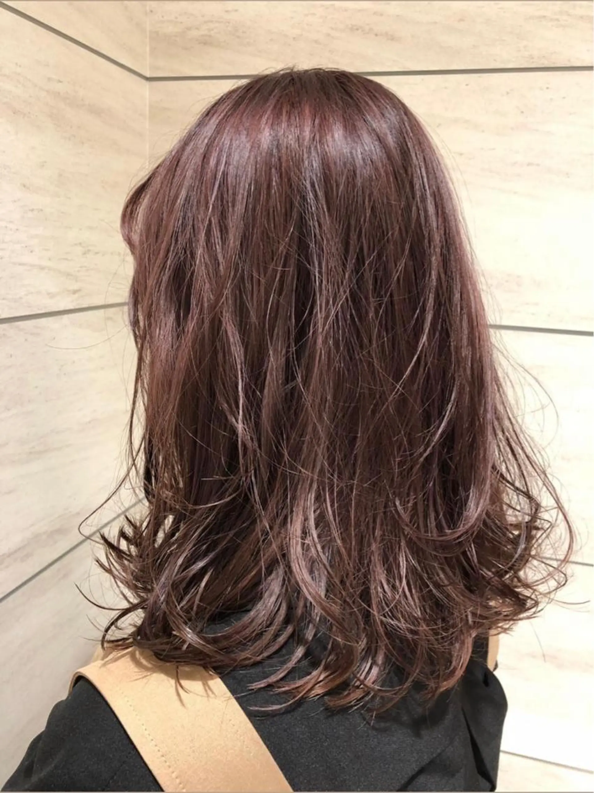 セミロング カラー ブラウンカラー ピンクカラー ピンクブラウン andiamo sakae所属・🧬艶髪向井 琉矢🧬のヘアスタイル