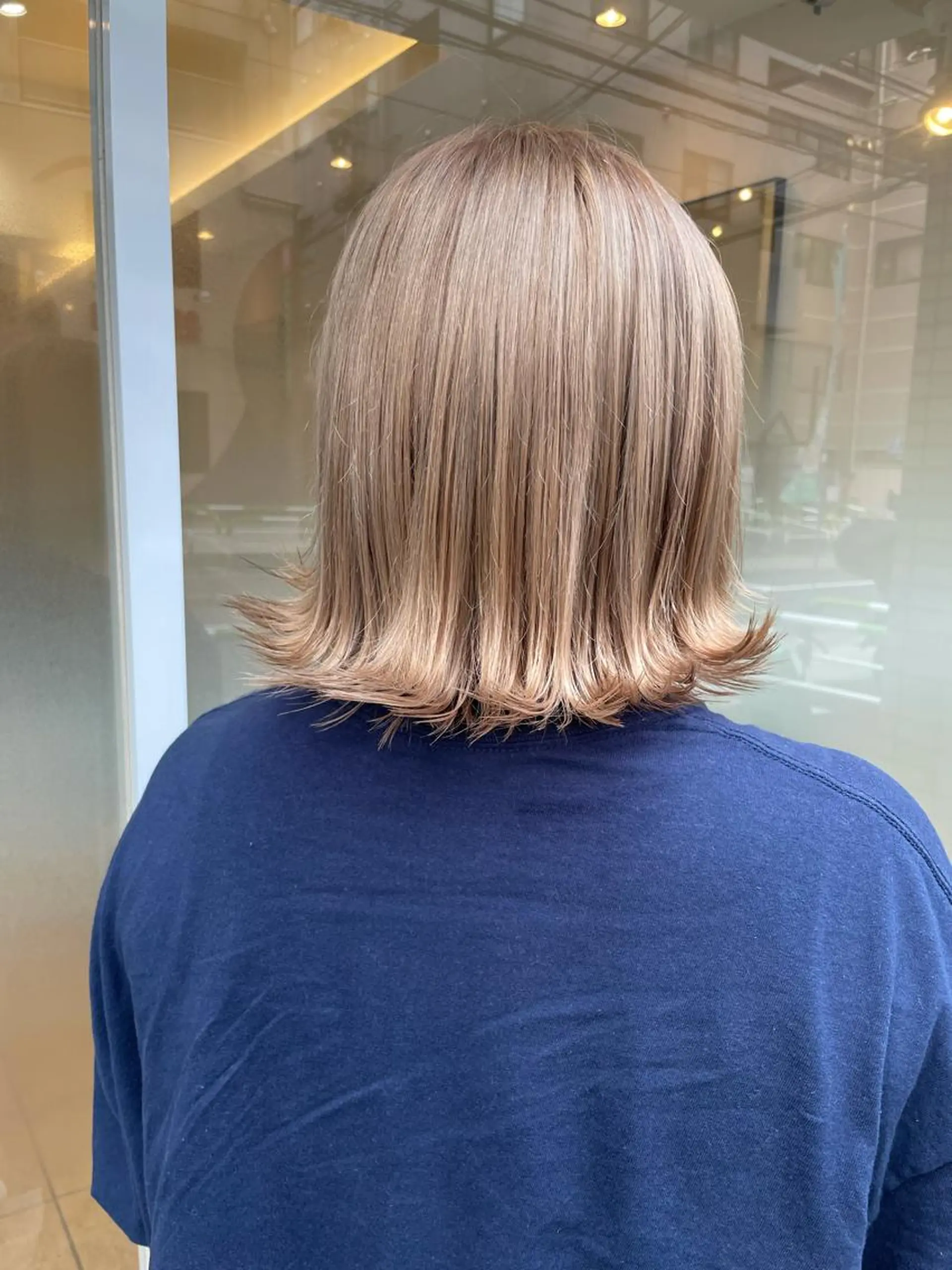 ミディアム カラー ブリーチ GO TODAY シェアサロン 原宿Verno店所属・ブリーチ/髪質改善/ ボブ特化/よしきのヘアスタイル