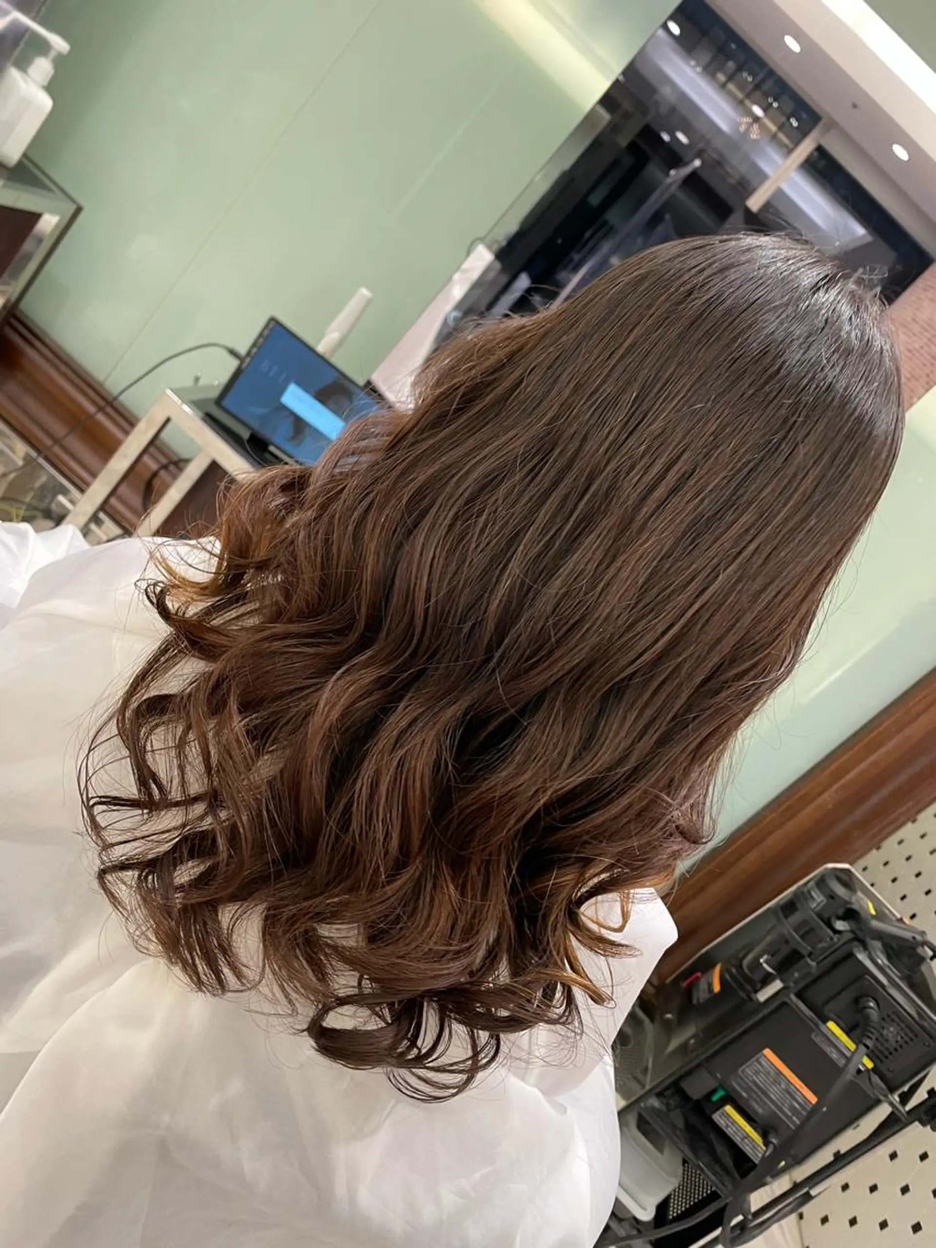 セミロング パーマ セミロングパーマ 韓国風ヘア デジタルパーマ カット パーマ コテ巻きパーマ 藤野佑成のヘアスタイル