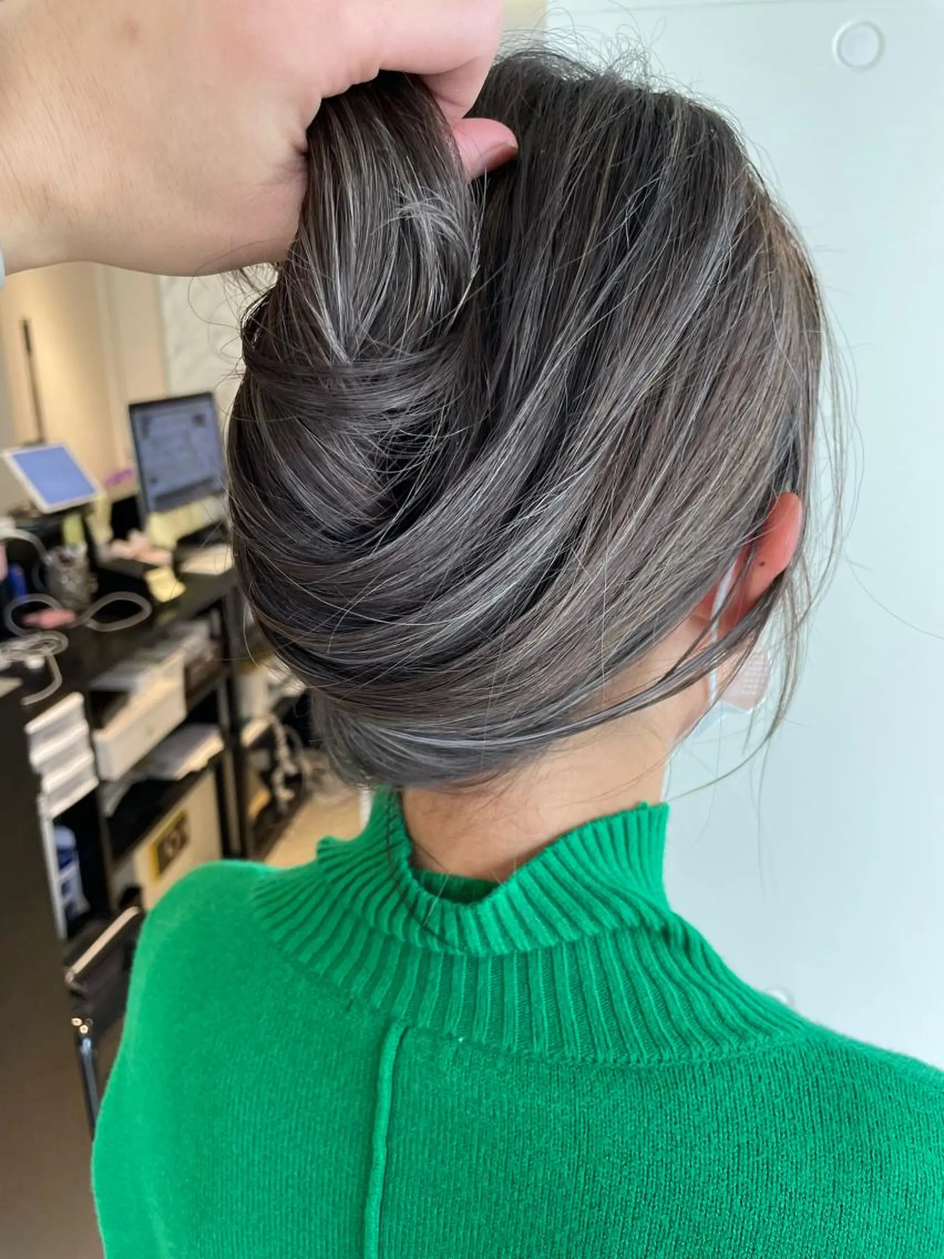 ミディアム カラー ヘアアレンジ ハイライトカラー ハイライト カット ヘアカラー トリートメント 🎗秋山勇/ GEAR.代表のヘアスタイル