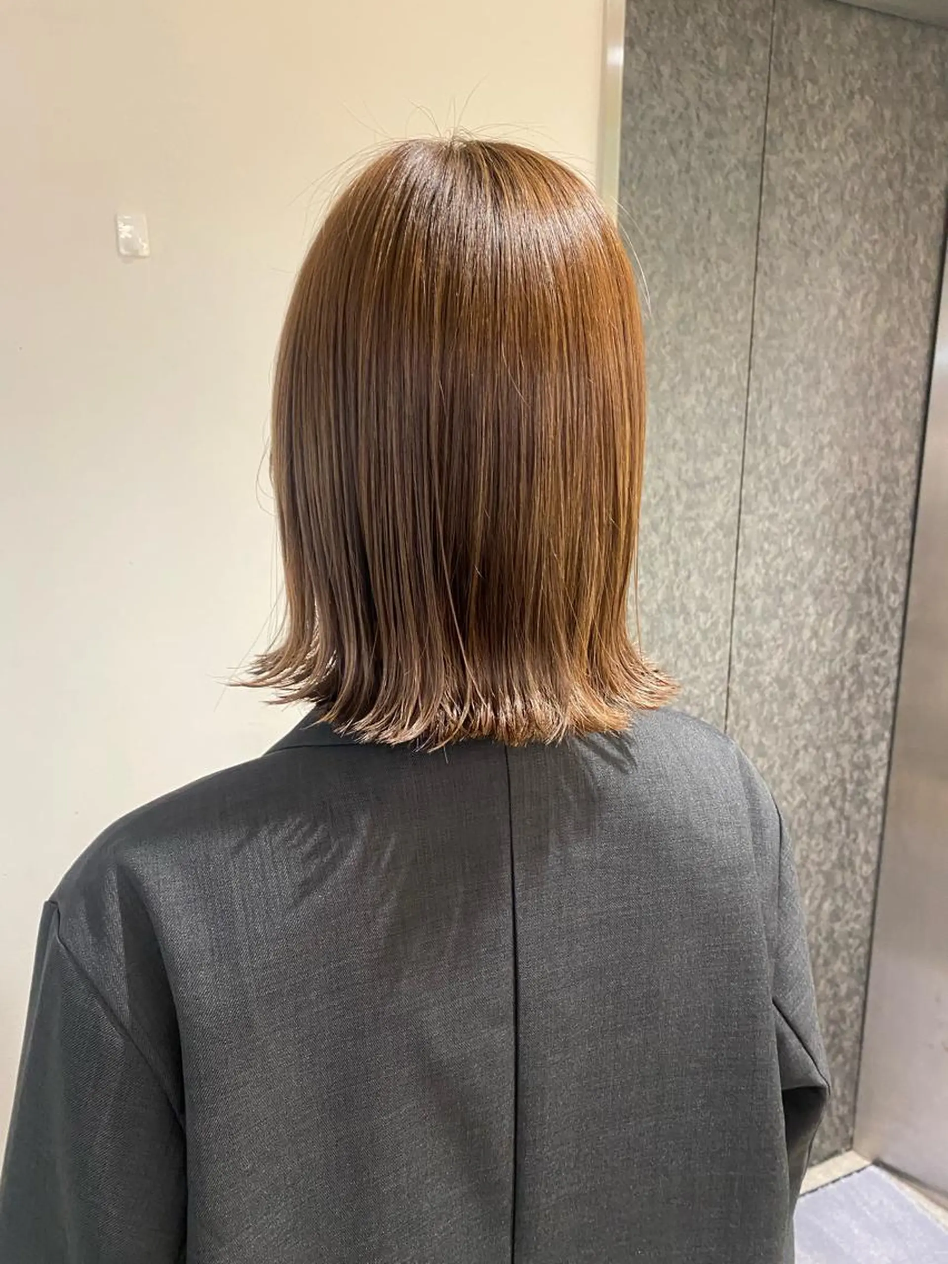 ミディアム カラー ヘアアレンジ 切りっぱなしボブ ベージュカラー オリーブベージュ ボブ 外ハネヘア カット ヘアカラー ボブ /ニュアンス/ satomi🧸💖のヘアスタイル
