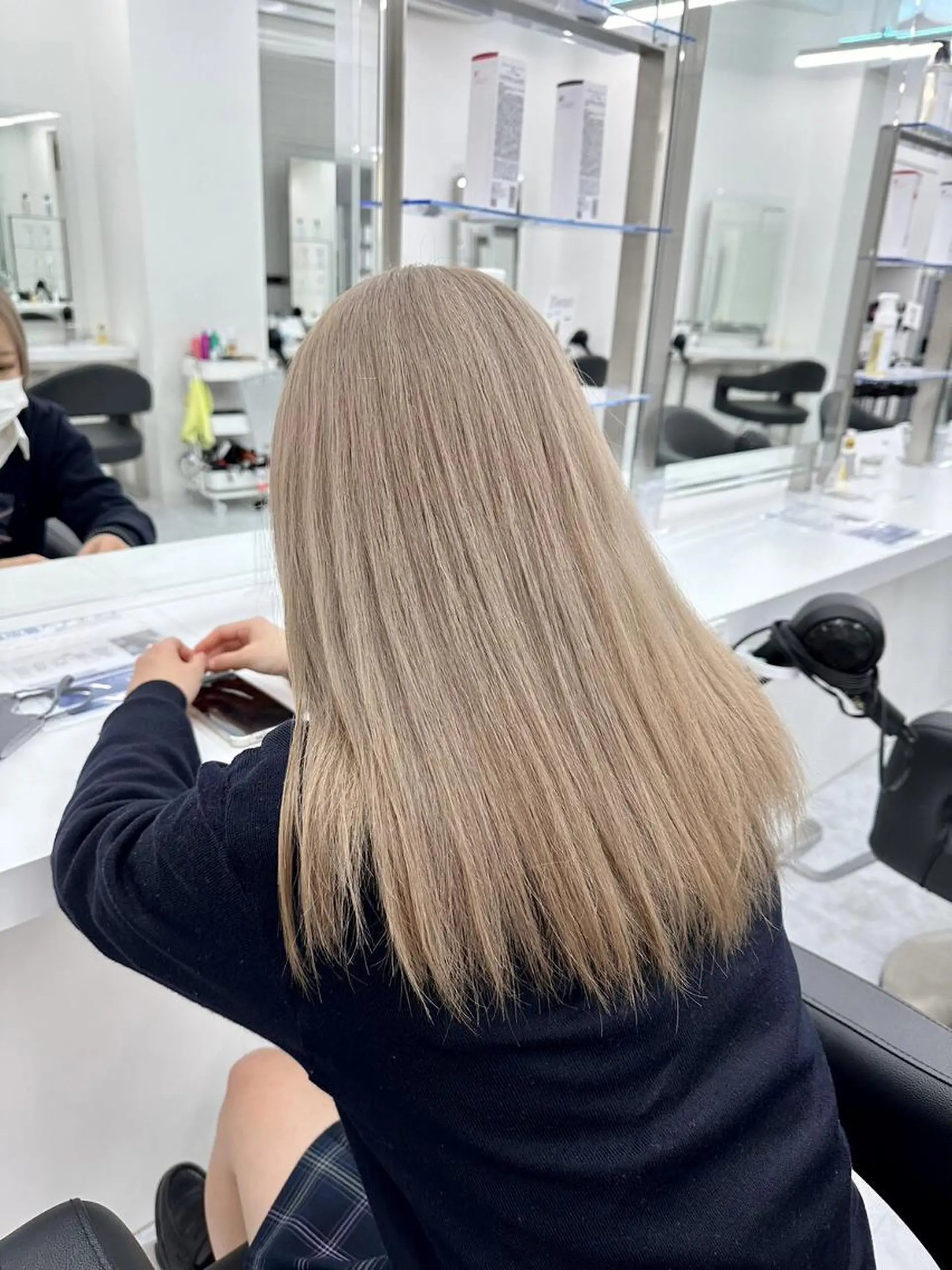 カラー ハイトーン🤍ブロン ド🤍MISAKIのヘアスタイル