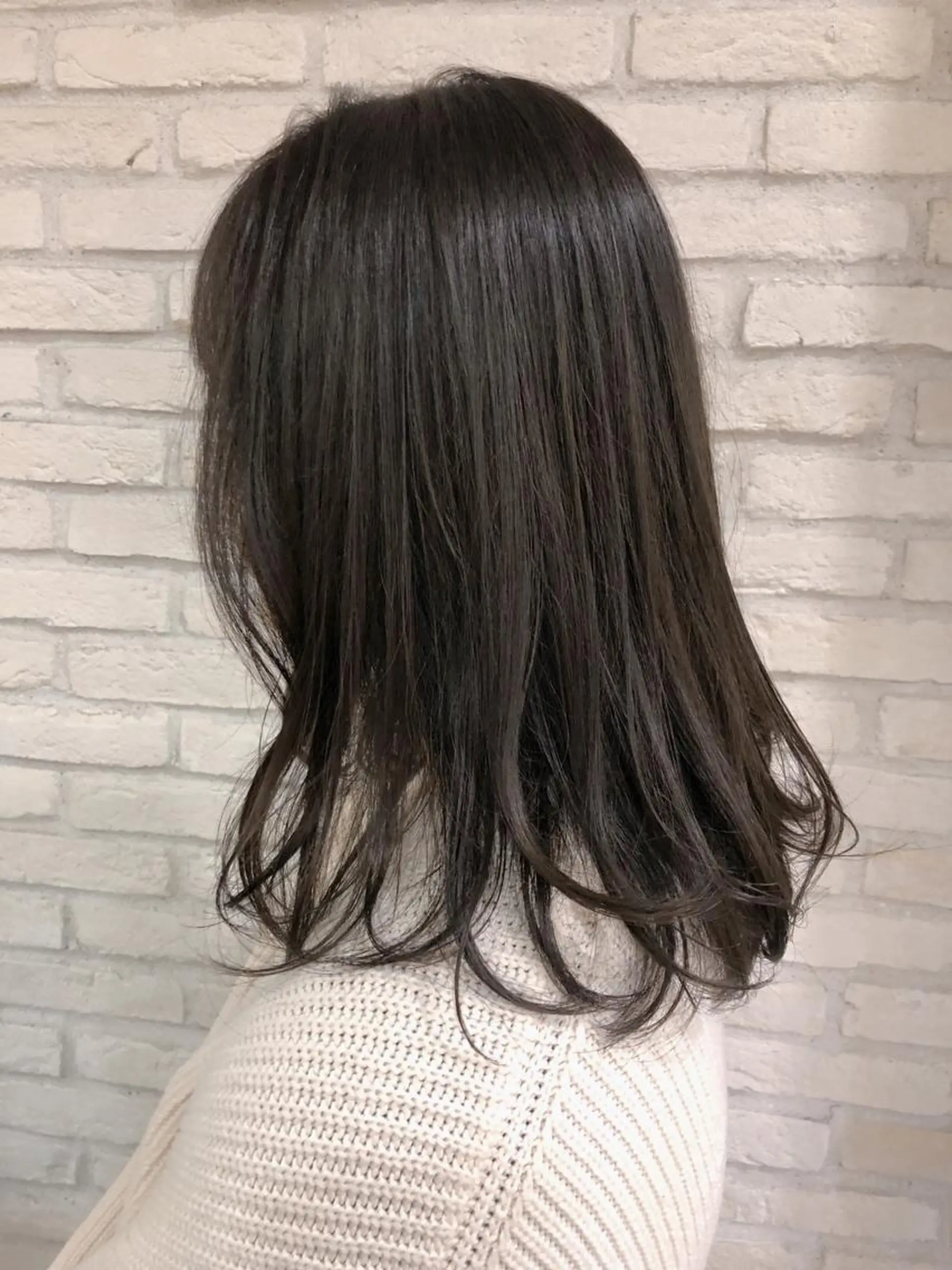 ミディアム カラー アッシュ オリーブアッシュ HAUS 片山みほのヘアスタイル