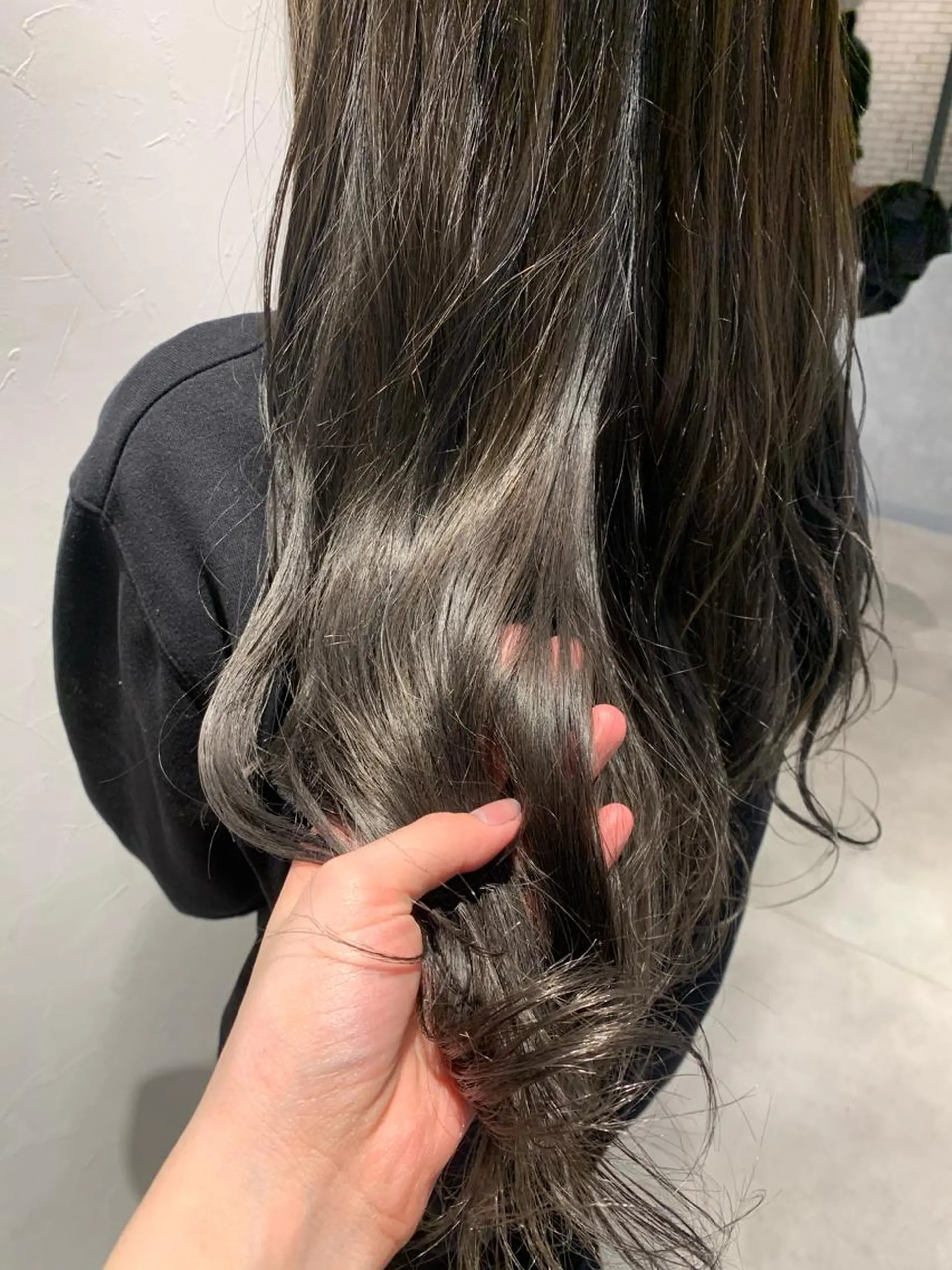 ロング カラー 透明感カラー グラデーションカラー クレハ :)のヘアスタイル