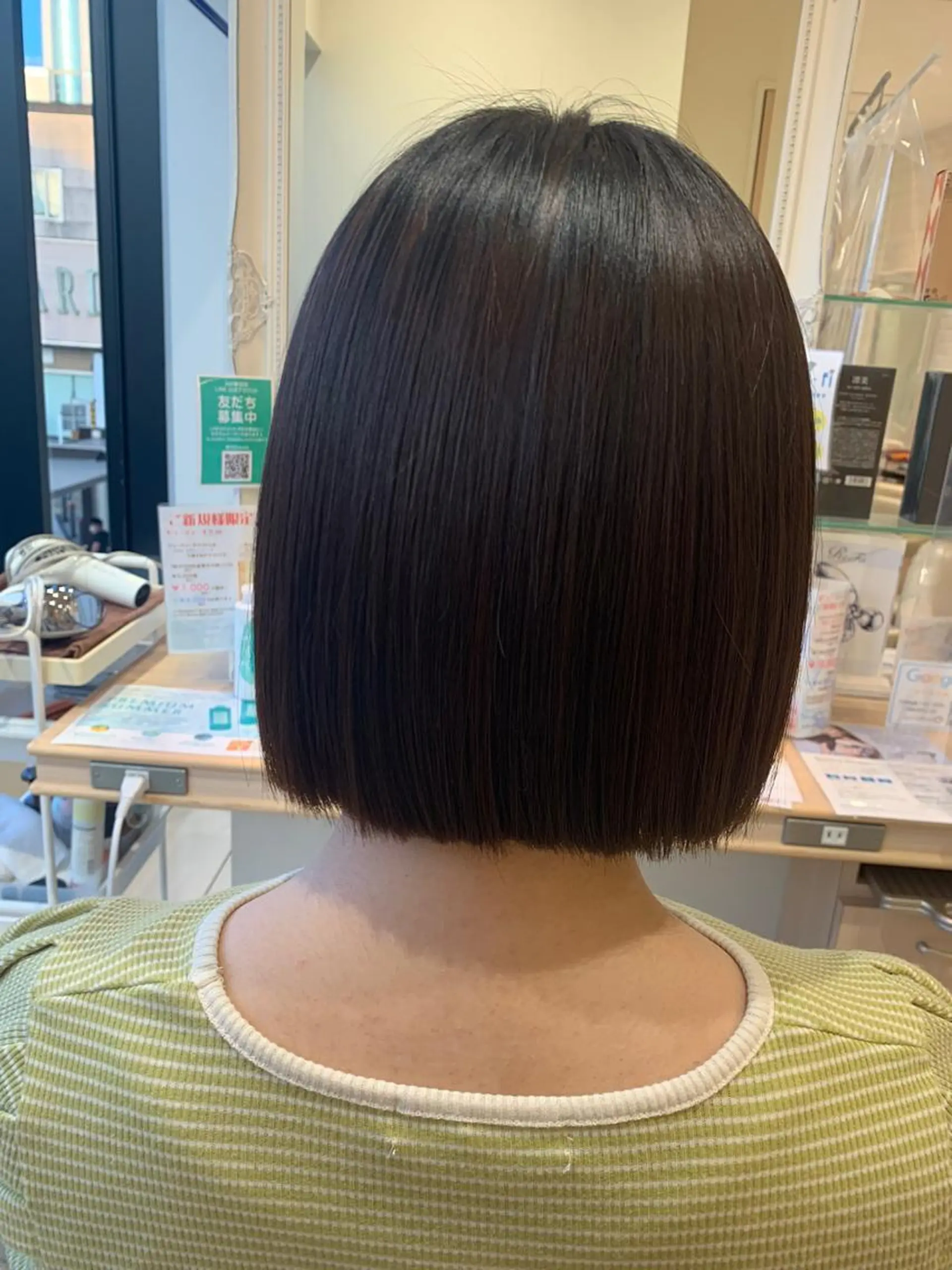 ミディアム 切りっぱなしボブ ボブ 鈴木 華枝のヘアスタイル