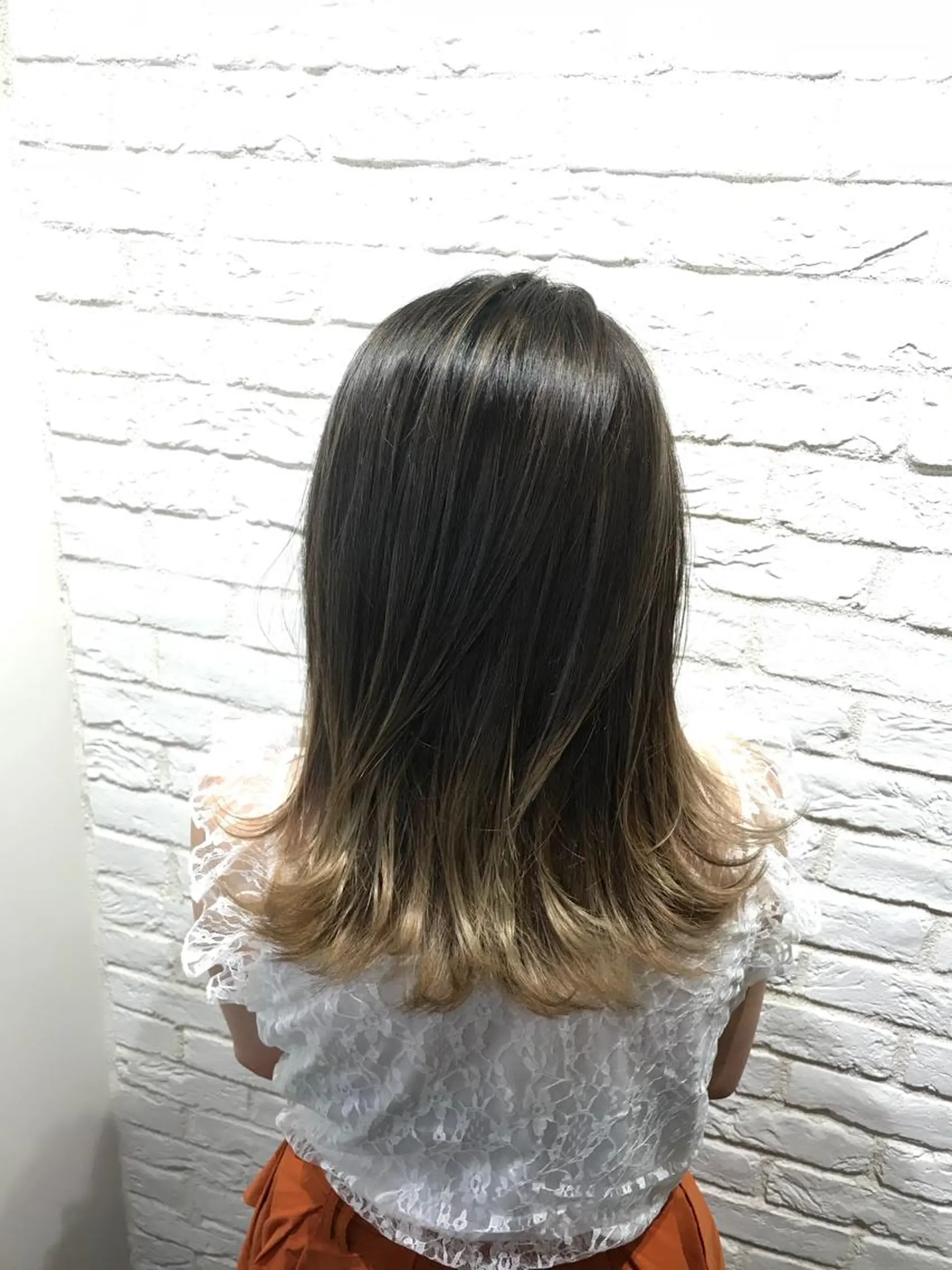 ミディアム カラー Neale. yumiのヘアスタイル